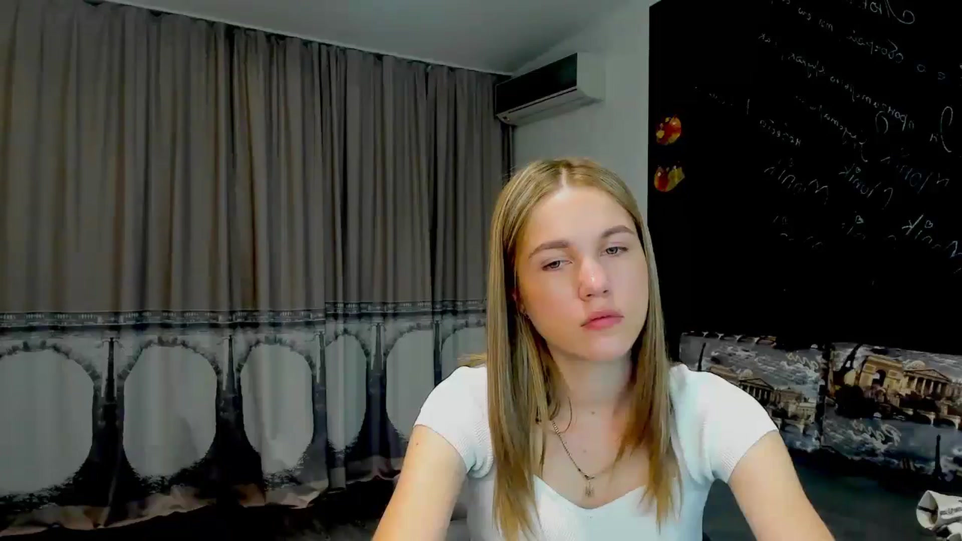 Gallery image thumbnail from Kate_Lewiss's myfreecams stream on, 05/16/2024, 10:14 image 12 of 20