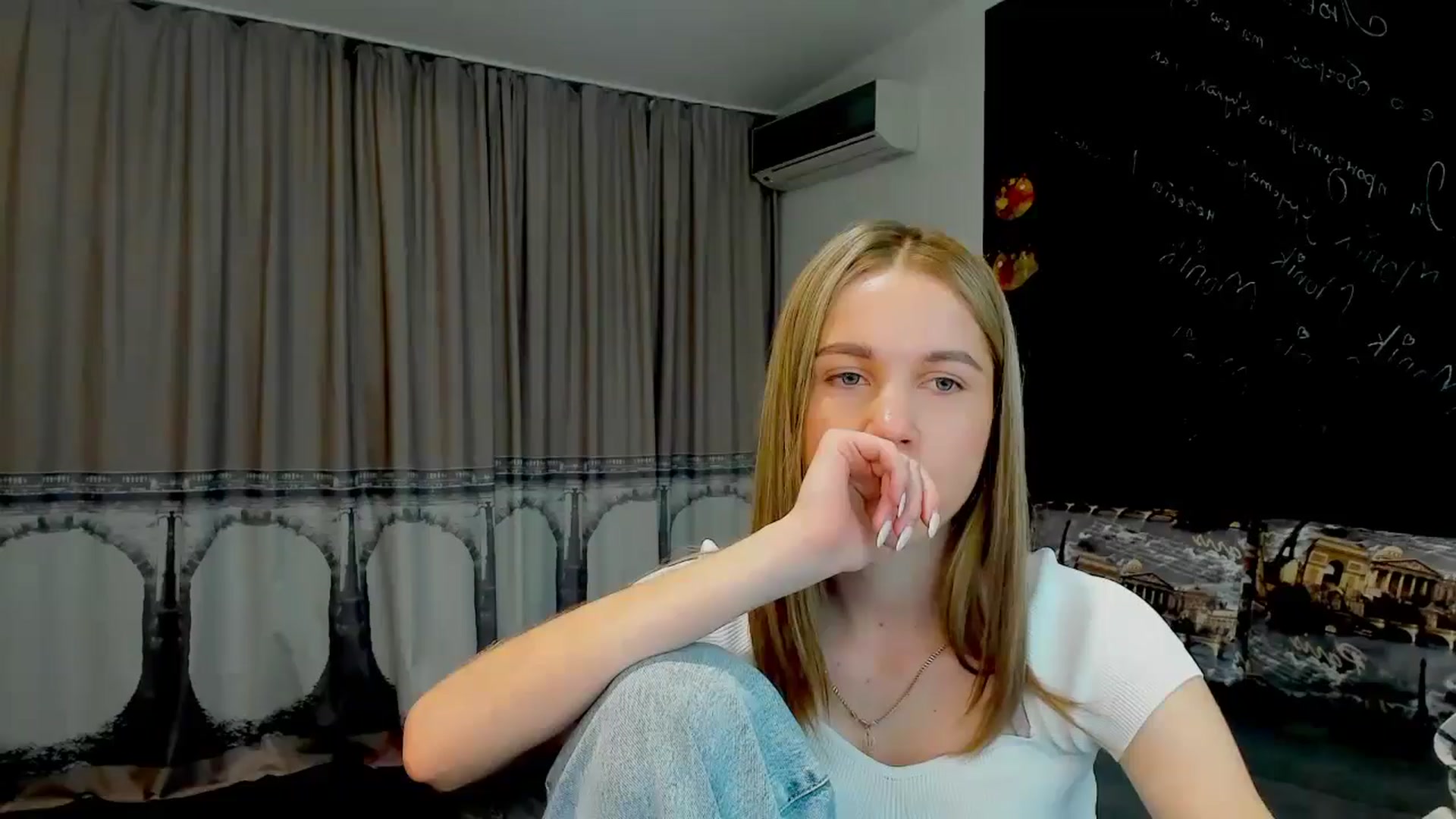Gallery image thumbnail from Kate_Lewiss's myfreecams stream on, 05/16/2024, 10:14 image 2 of 20