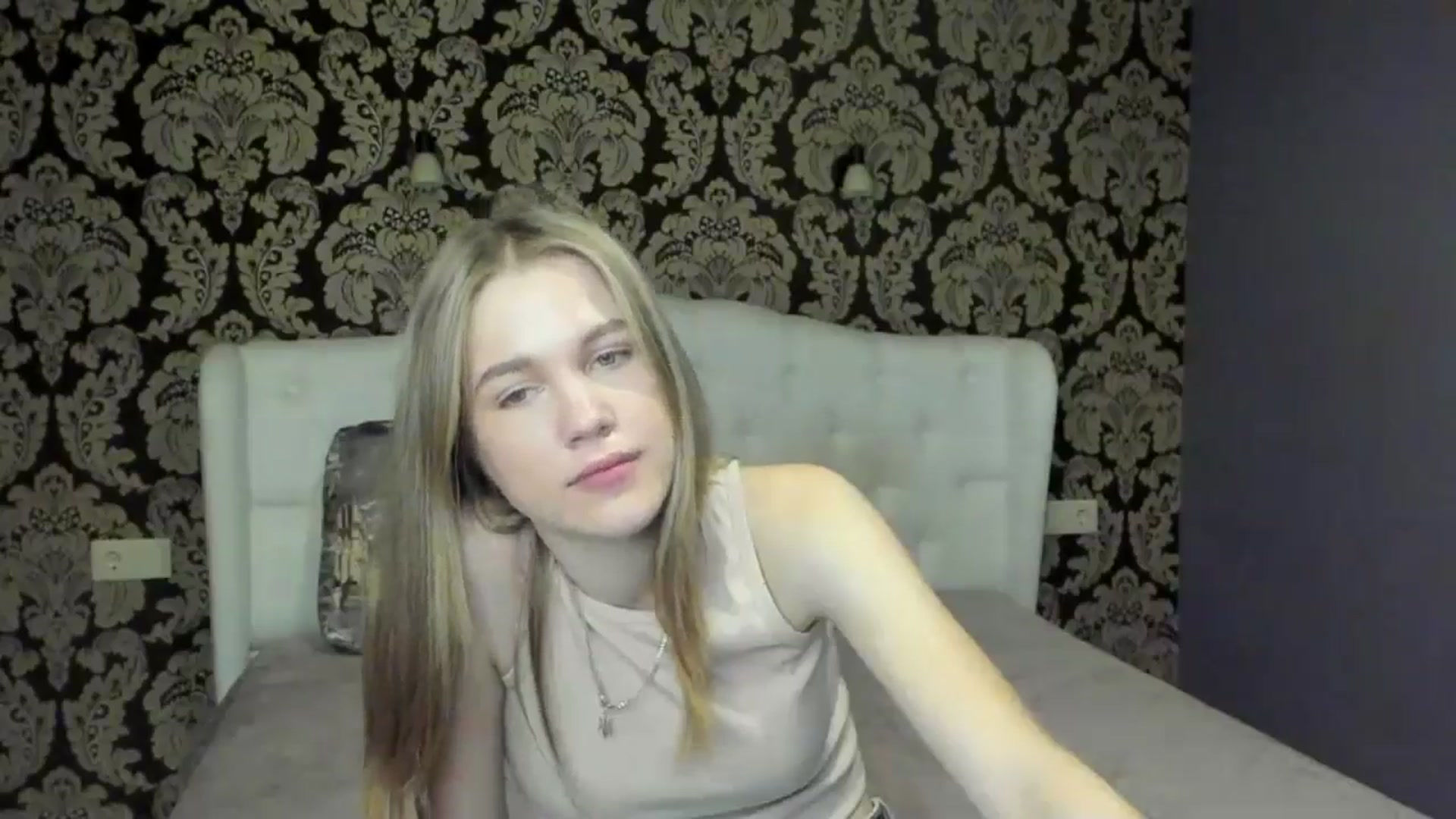 Gallery image thumbnail from Kate_Lewiss's myfreecams stream on, 05/19/2024, 08:24 image 5 of 20