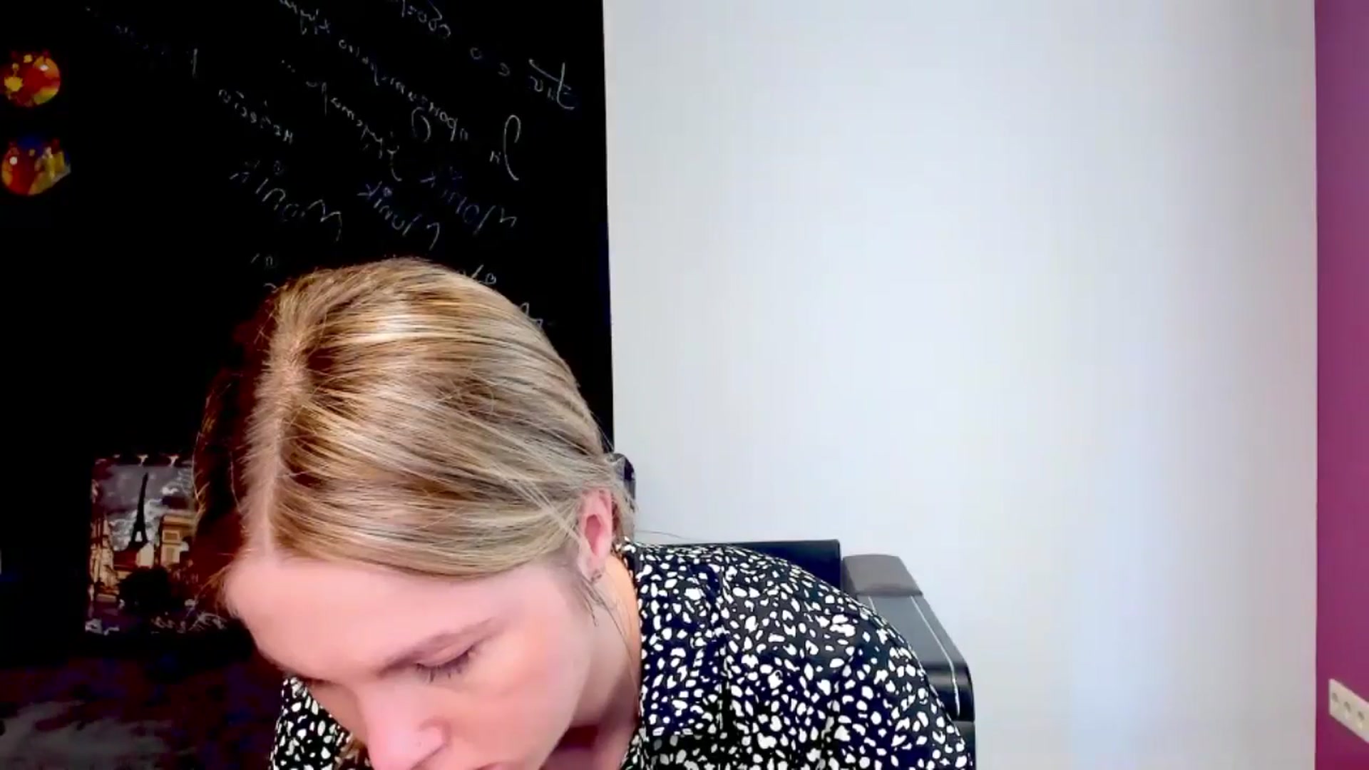 Gallery image thumbnail from Kate_Lewiss's myfreecams stream on, 05/20/2024, 08:45 image 4 of 20