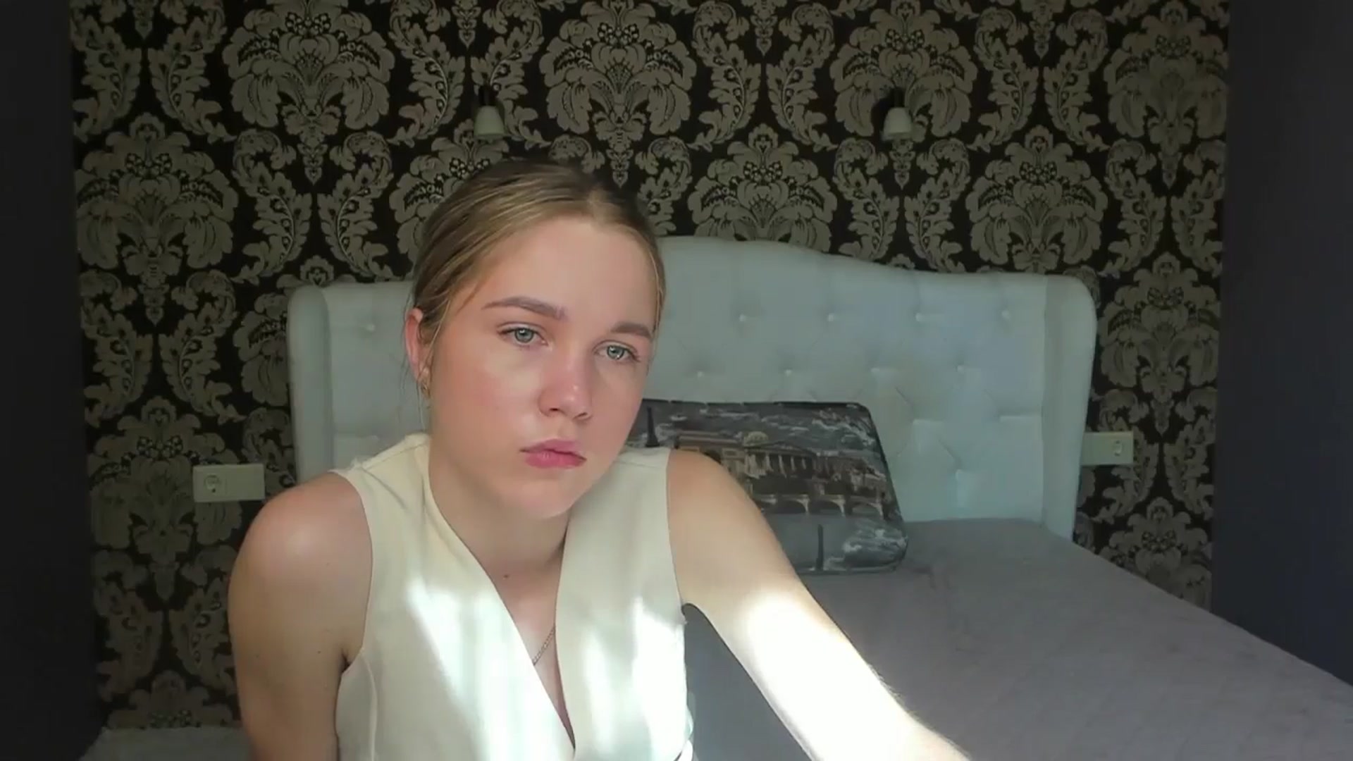 Gallery image thumbnail from Kate_Lewiss's myfreecams stream on, 05/23/2024, 07:20 image 4 of 20