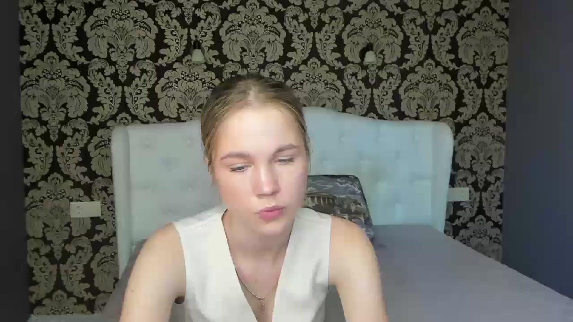 Gallery image thumbnail from Kate_Lewiss's myfreecams stream on, 05/23/2024, 07:20 image 19 of 20