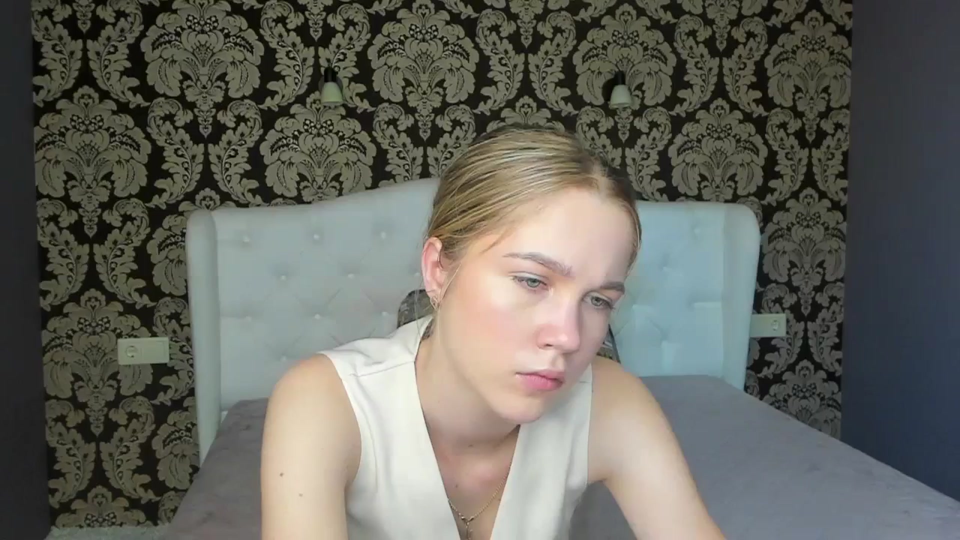 Gallery image thumbnail from Kate_Lewiss's myfreecams stream on, 05/23/2024, 07:20 image 18 of 20