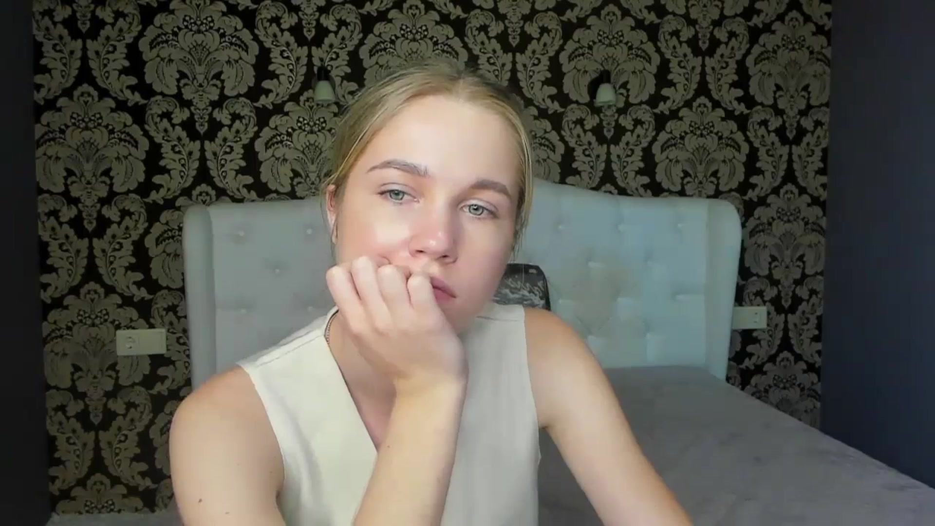Gallery image thumbnail from Kate_Lewiss's myfreecams stream on, 05/23/2024, 10:46 image 16 of 20