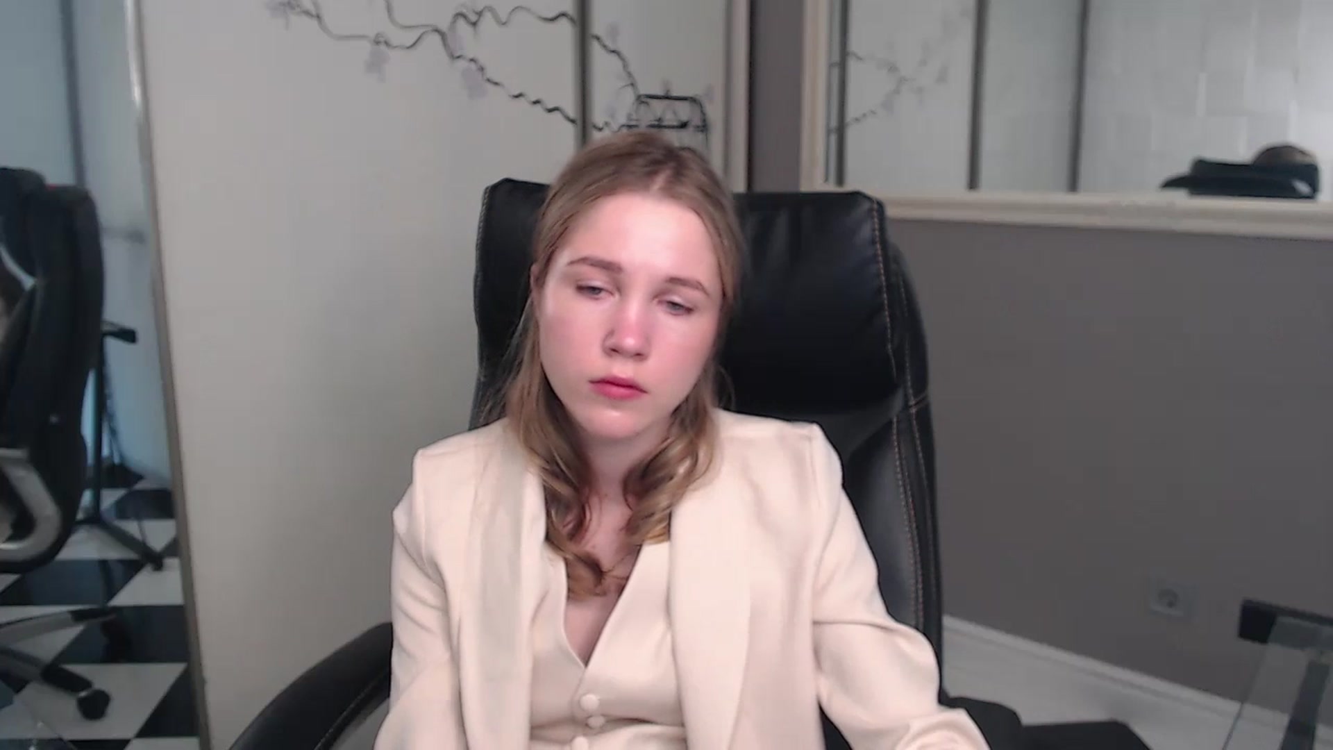 Gallery image thumbnail from Kate_Lewiss's myfreecams stream on, 05/26/2024, 06:49 image 14 of 20