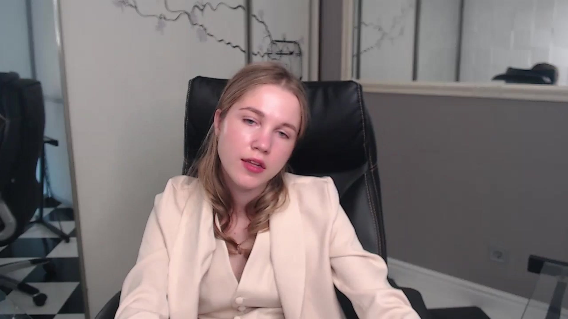 Gallery image thumbnail from Kate_Lewiss's myfreecams stream on, 05/26/2024, 06:49 image 17 of 20