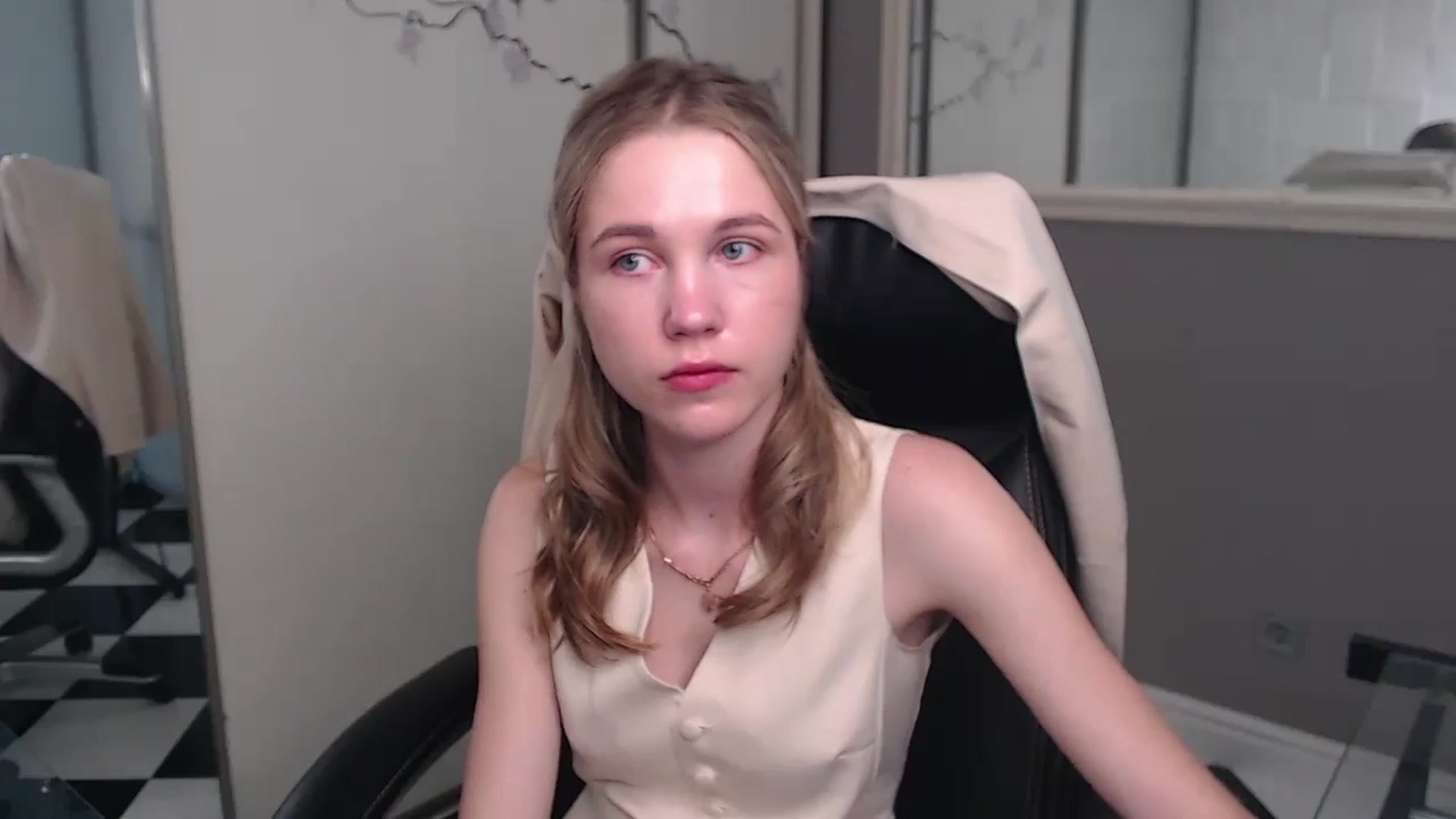 Gallery image thumbnail from Kate_Lewiss's myfreecams stream on, 05/26/2024, 07:50 image 2 of 20