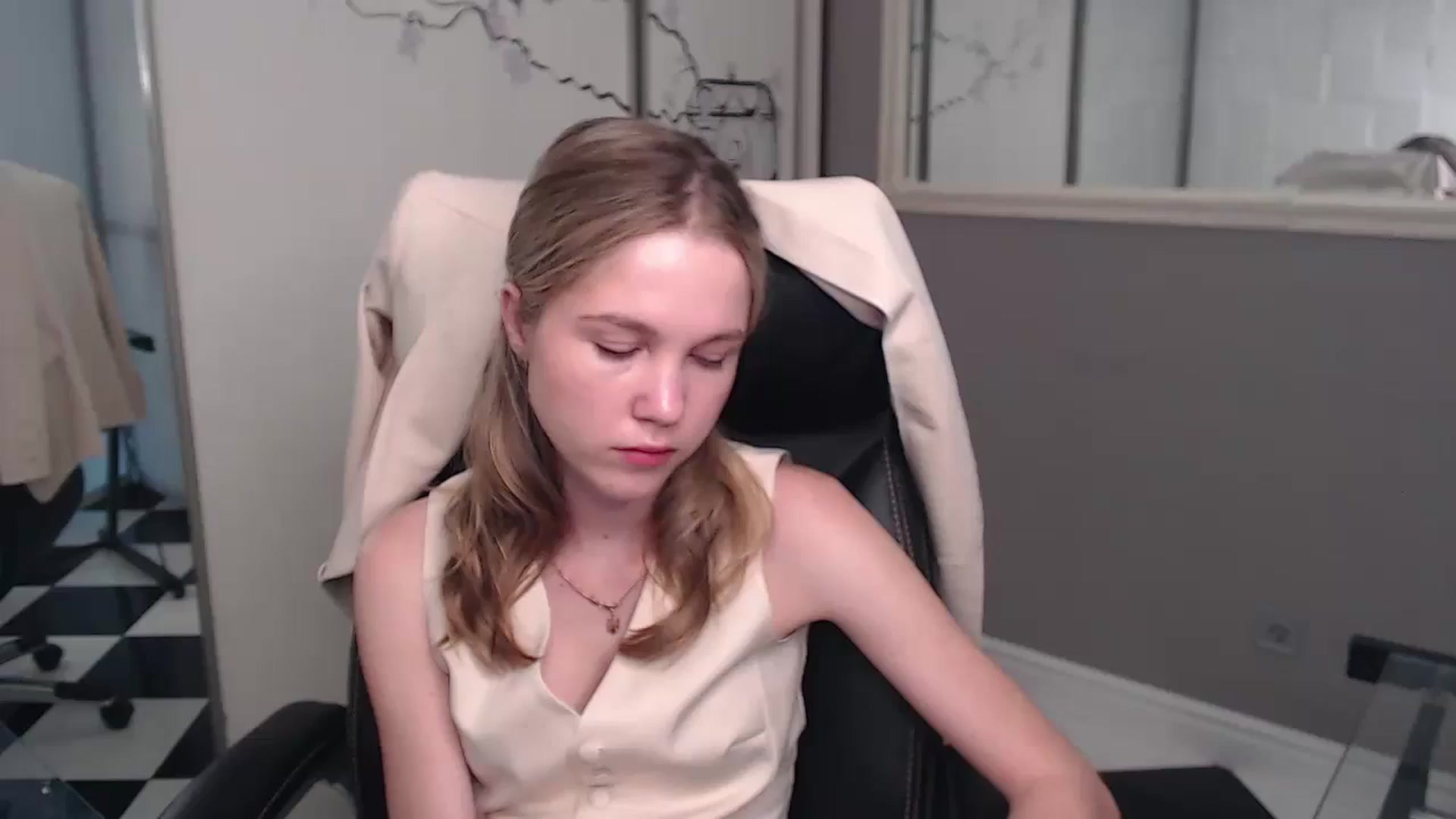 Gallery image thumbnail from Kate_Lewiss's myfreecams stream on, 05/26/2024, 07:50 image 12 of 20