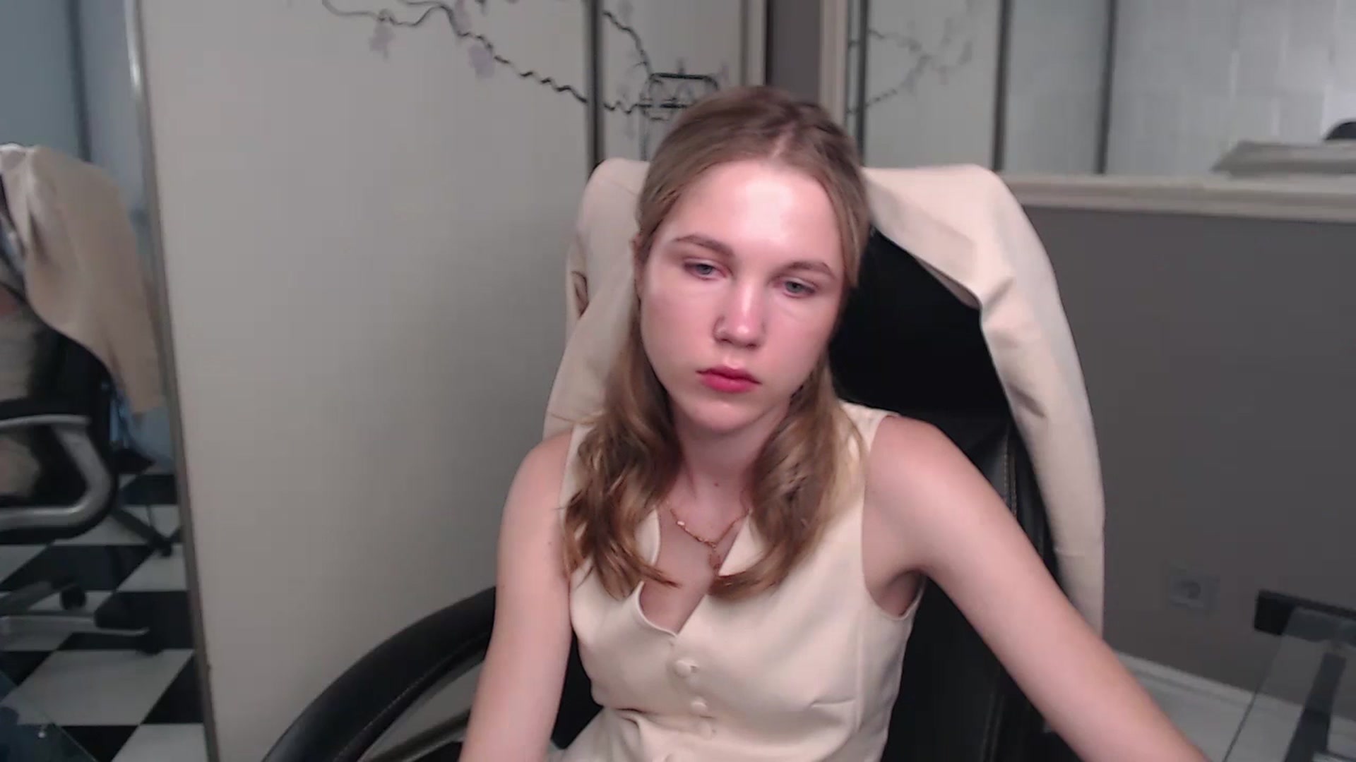 Gallery image thumbnail from Kate_Lewiss's myfreecams stream on, 05/26/2024, 07:50 image 3 of 20