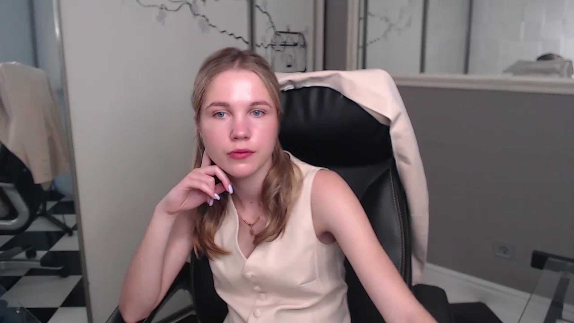 Gallery image thumbnail from Kate_Lewiss's myfreecams stream on, 05/26/2024, 07:50 image 4 of 20