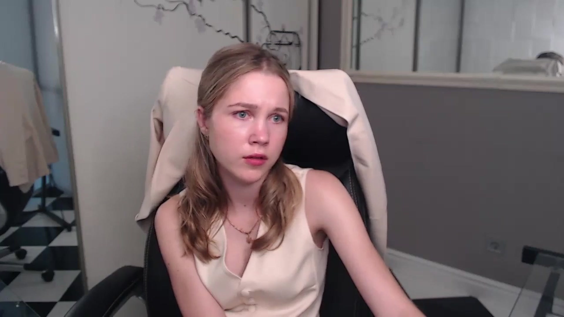 Gallery image thumbnail from Kate_Lewiss's myfreecams stream on, 05/26/2024, 07:50 image 14 of 20
