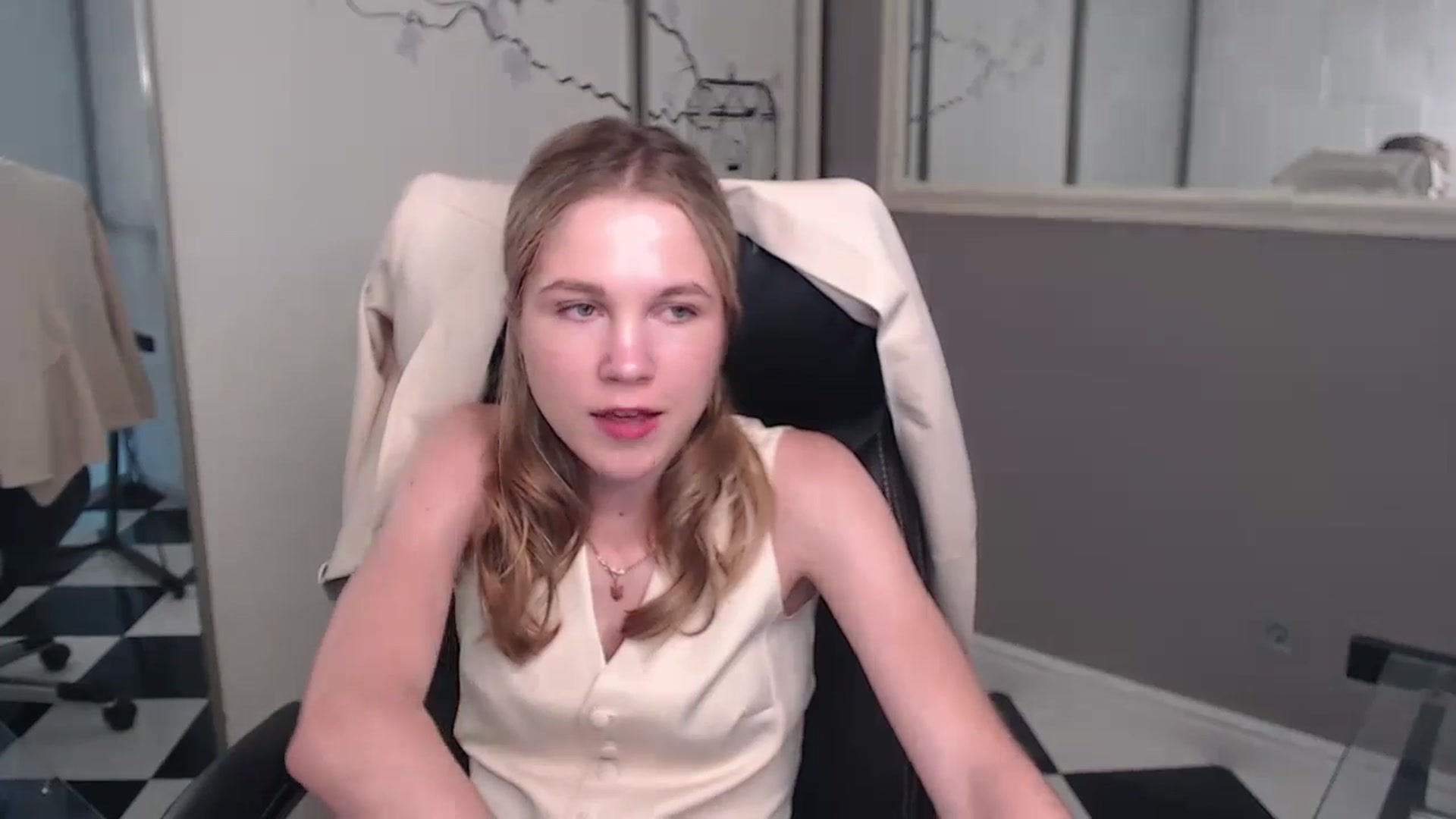 Gallery image thumbnail from Kate_Lewiss's myfreecams stream on, 05/26/2024, 07:50 image 16 of 20