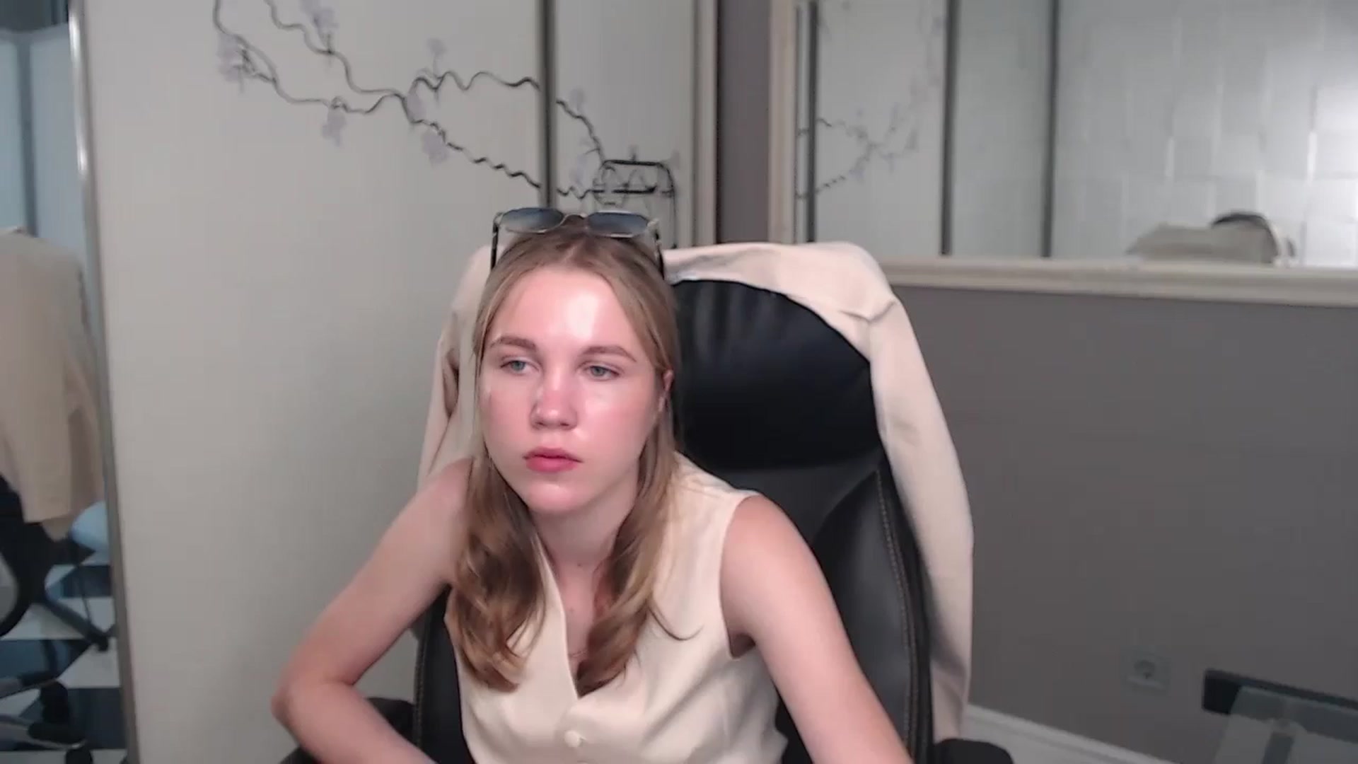 Gallery image thumbnail from Kate_Lewiss's myfreecams stream on, 05/26/2024, 10:43 image 16 of 20