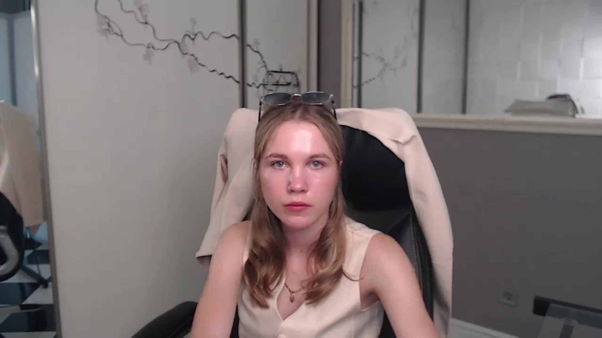 Gallery image thumbnail from Kate_Lewiss's myfreecams stream on, 05/26/2024, 10:43 image 14 of 20