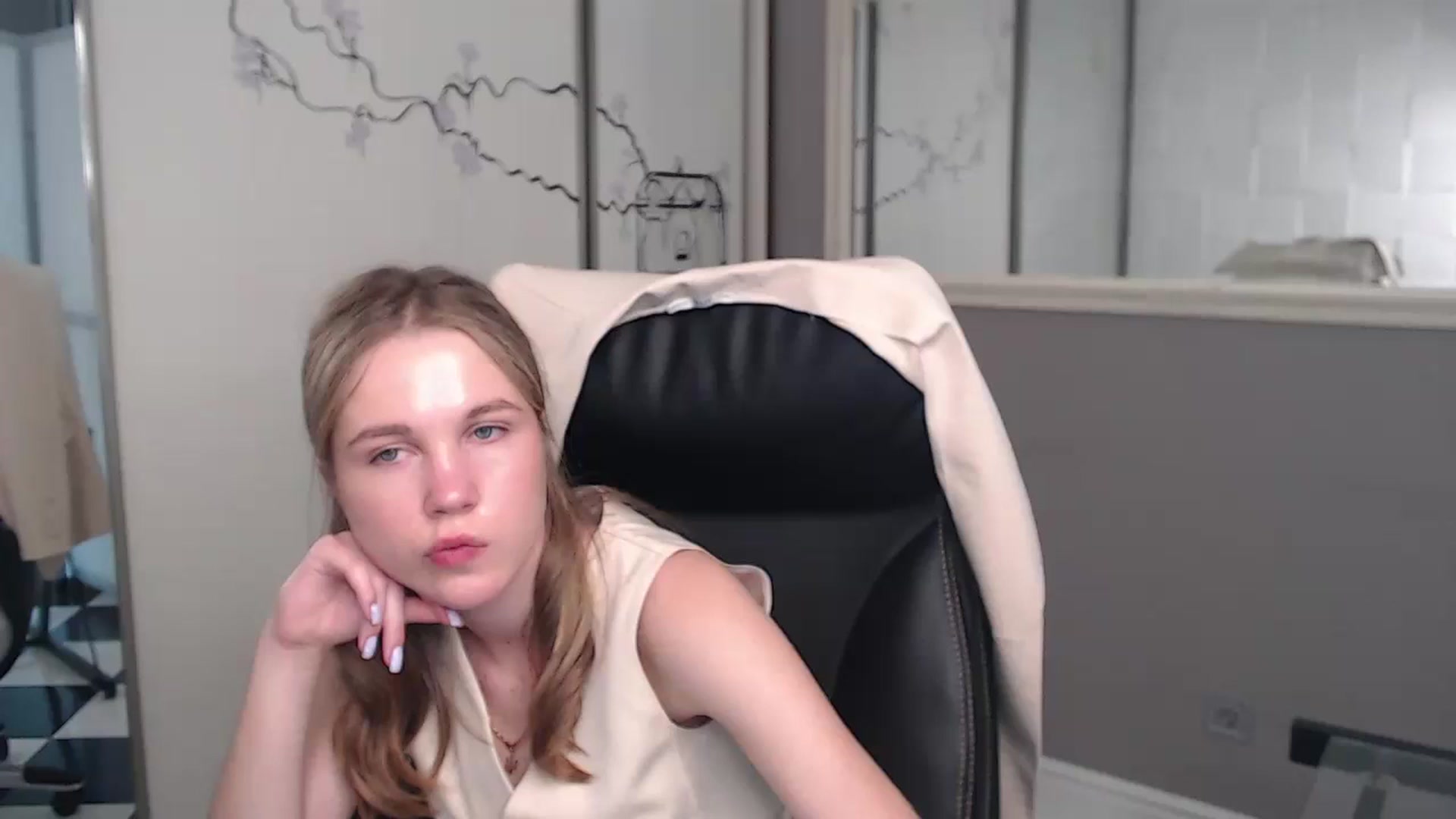 Gallery image thumbnail from Kate_Lewiss's myfreecams stream on, 05/26/2024, 10:43 image 1 of 20