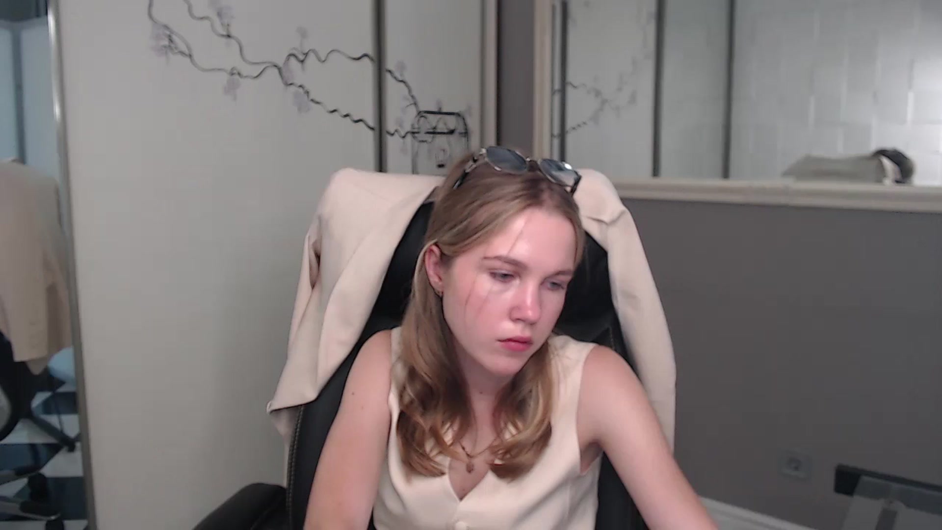 Gallery image thumbnail from Kate_Lewiss's myfreecams stream on, 05/26/2024, 10:43 image 17 of 20