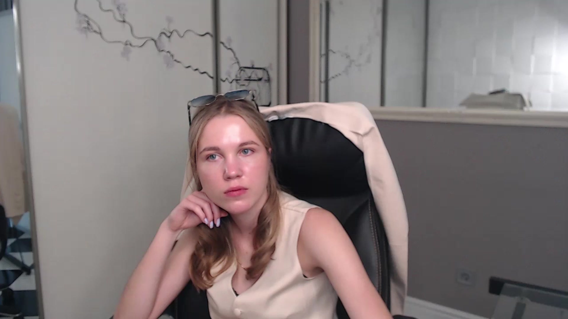 Gallery image thumbnail from Kate_Lewiss's myfreecams stream on, 05/26/2024, 10:43 image 20 of 20