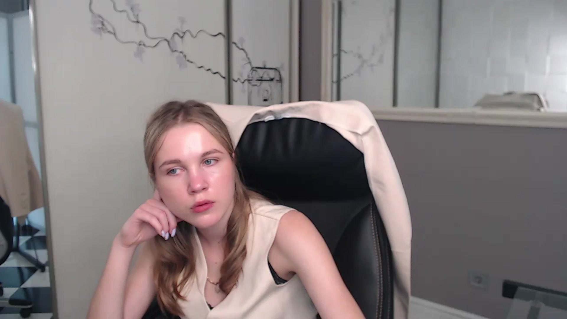 Gallery image thumbnail from Kate_Lewiss's myfreecams stream on, 05/26/2024, 10:43 image 3 of 20