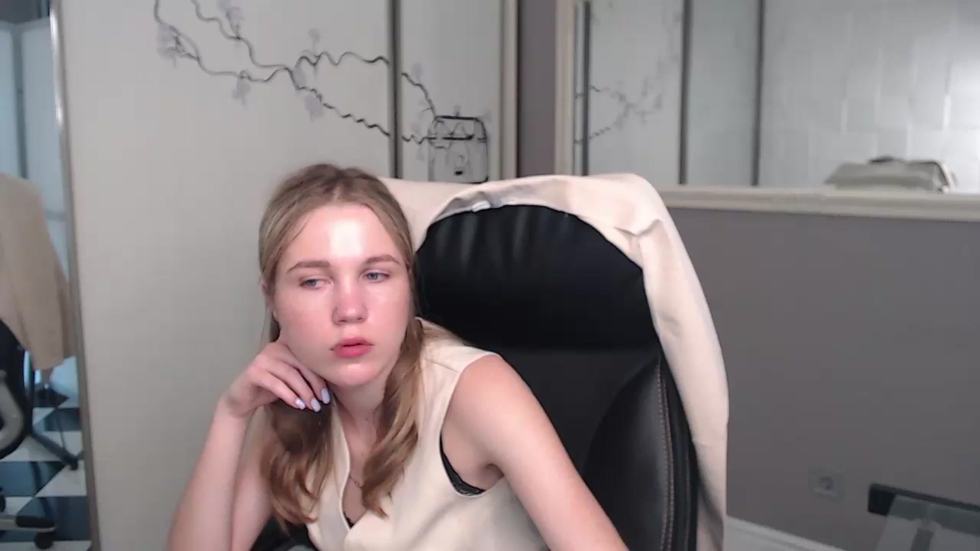 Gallery image thumbnail from Kate_Lewiss's myfreecams stream on, 05/26/2024, 10:43 image 2 of 20