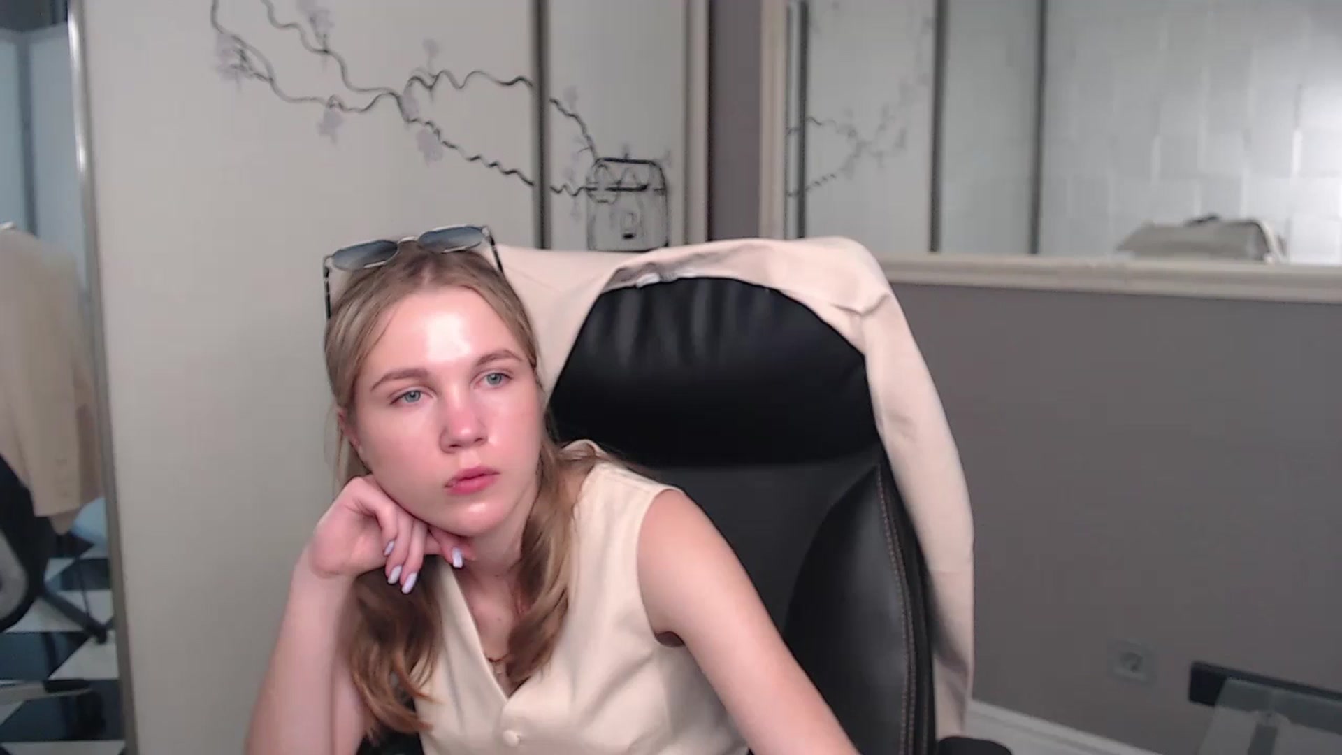 Gallery image thumbnail from Kate_Lewiss's myfreecams stream on, 05/26/2024, 10:43 image 9 of 20