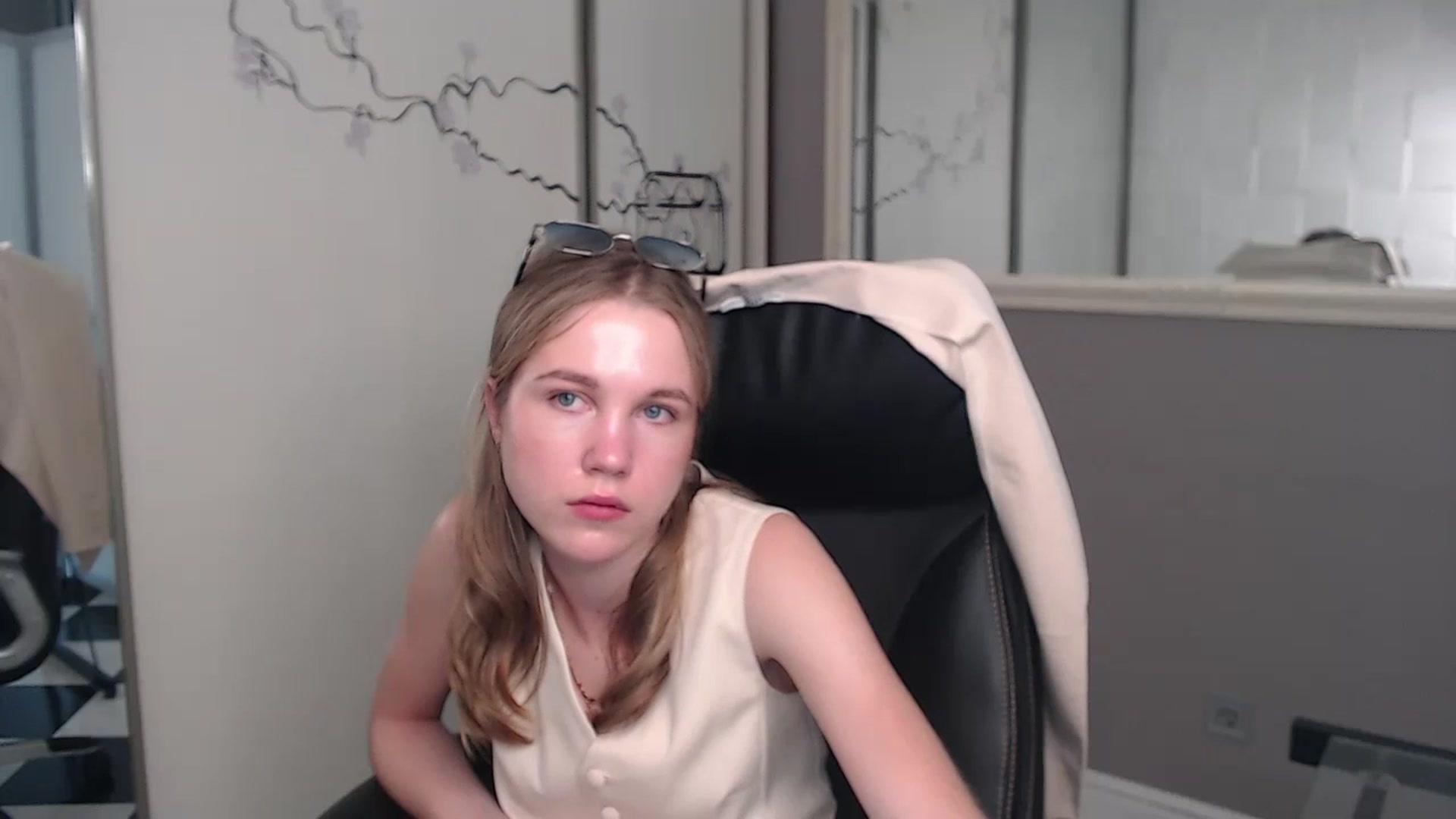 Gallery image thumbnail from Kate_Lewiss's myfreecams stream on, 05/26/2024, 10:43 image 10 of 20