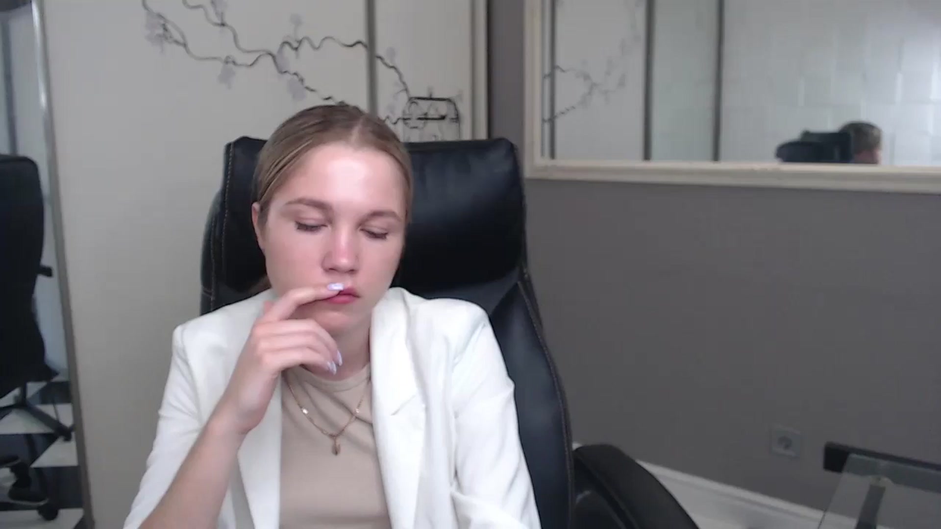 Gallery image thumbnail from Kate_Lewiss's myfreecams stream on, 05/27/2024, 05:55 image 9 of 20
