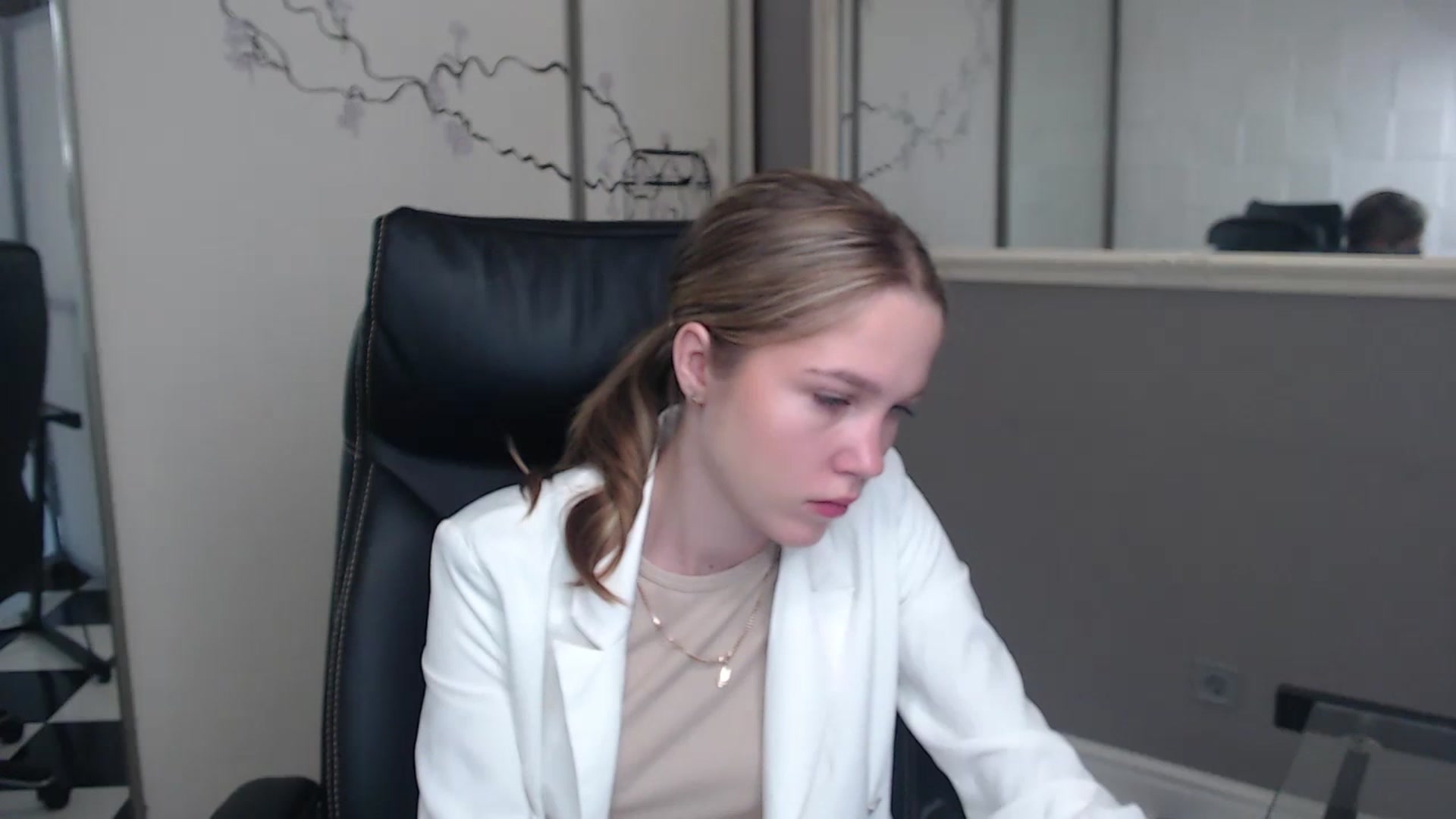 Gallery image thumbnail from Kate_Lewiss's myfreecams stream on, 05/27/2024, 05:55 image 18 of 20