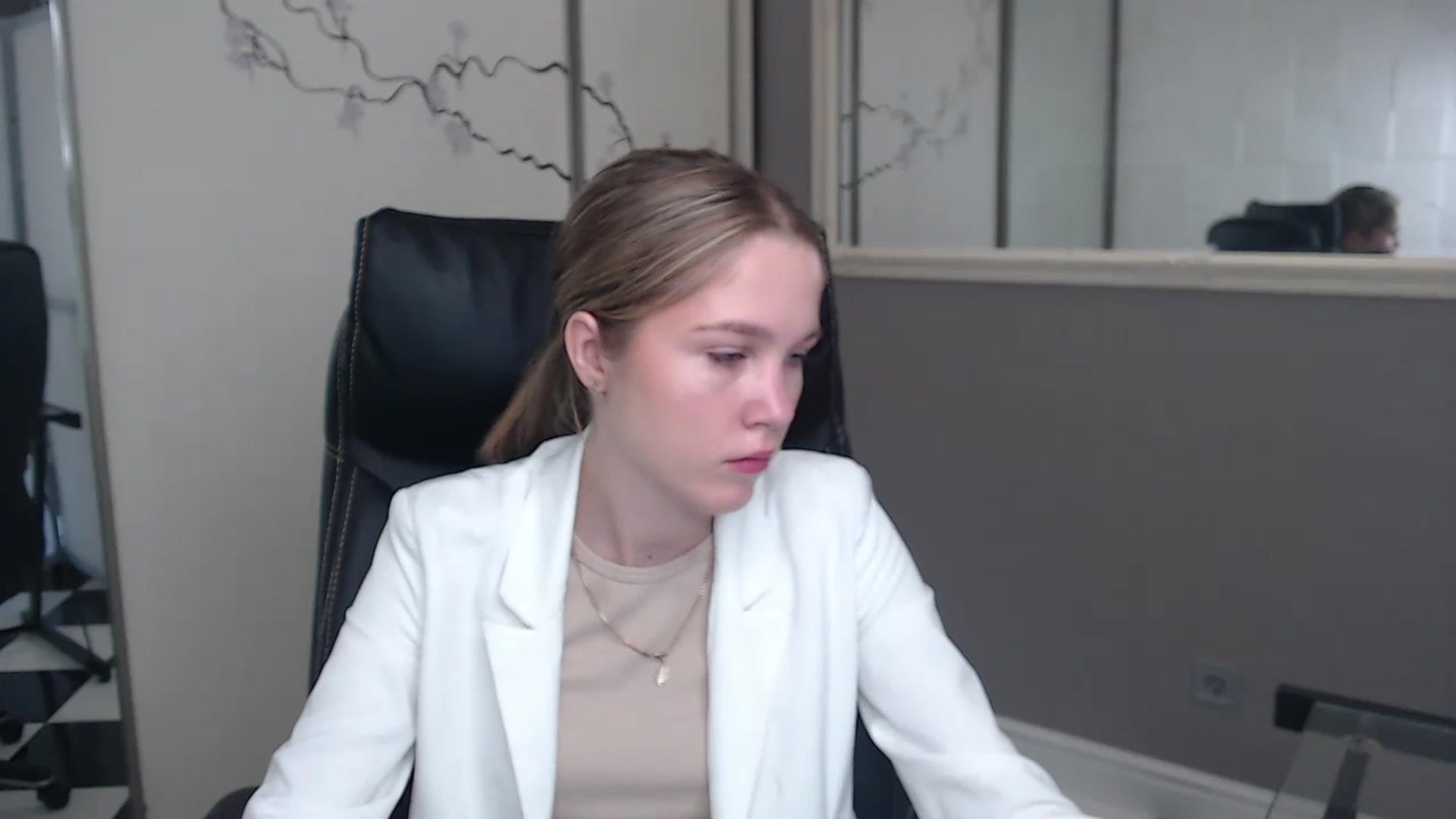 Gallery image thumbnail from Kate_Lewiss's myfreecams stream on, 05/27/2024, 05:55 image 12 of 20