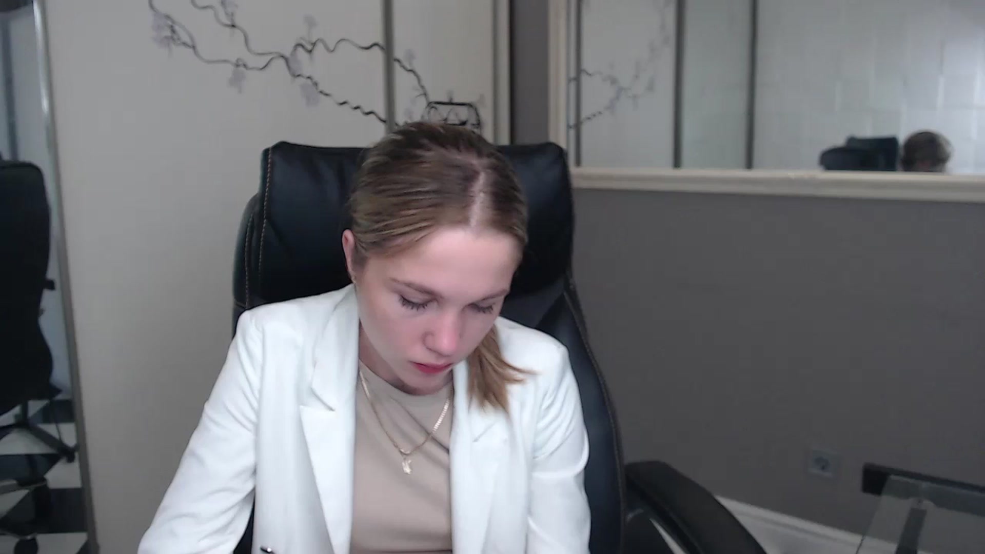 Gallery image thumbnail from Kate_Lewiss's myfreecams stream on, 05/27/2024, 05:55 image 4 of 20