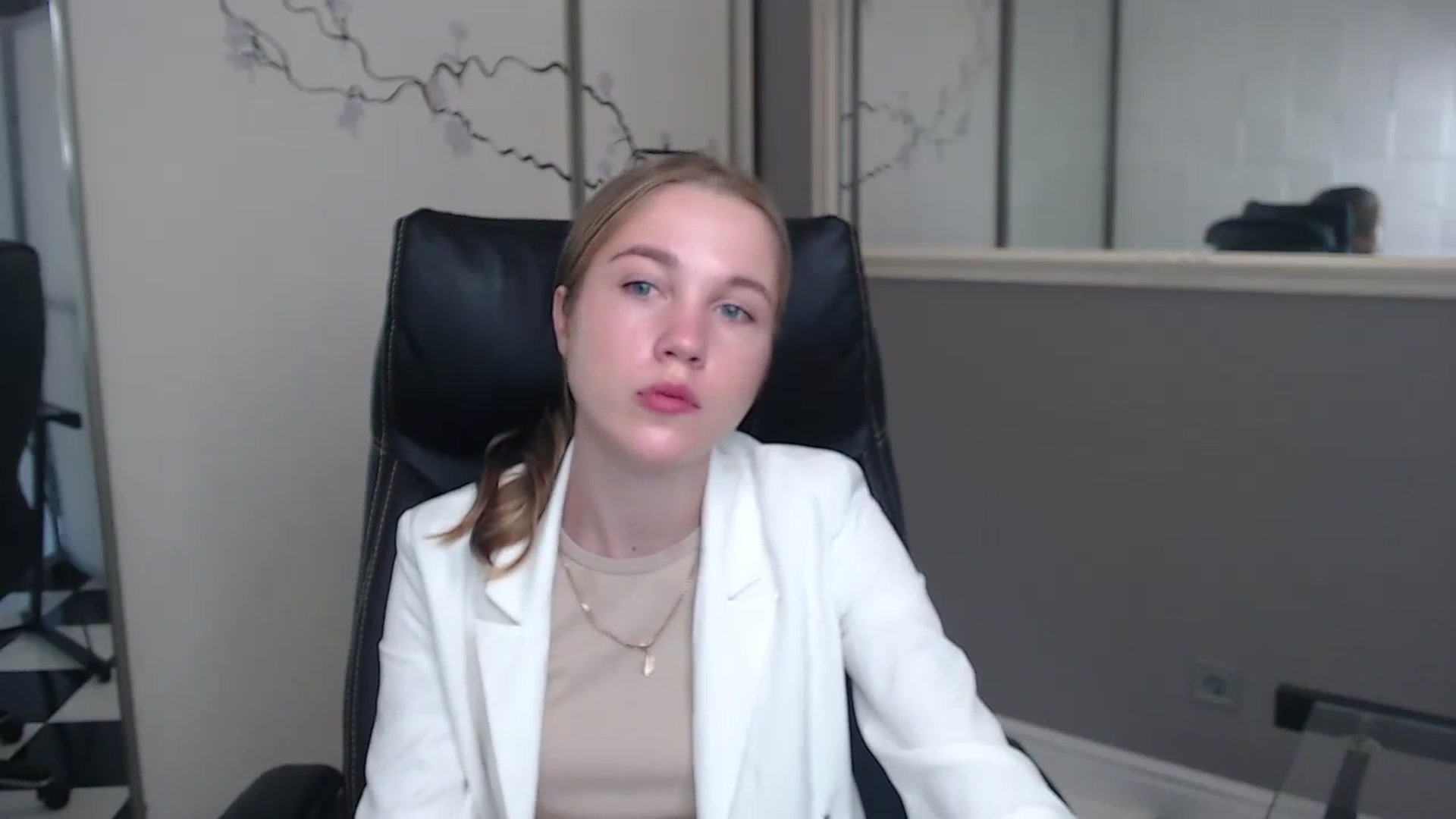 Gallery image thumbnail from Kate_Lewiss's myfreecams stream on, 05/27/2024, 05:55 image 17 of 20