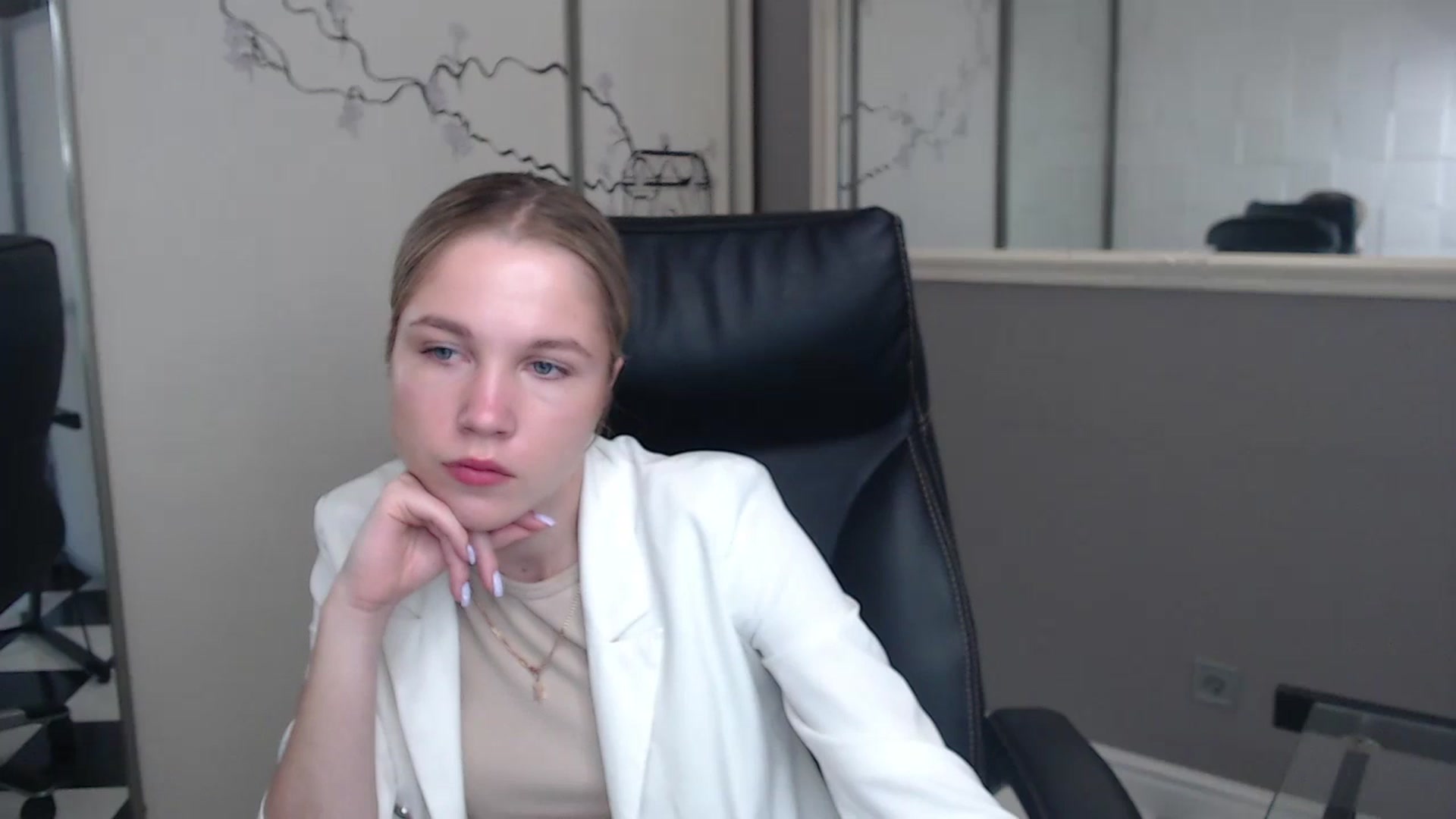 Gallery image thumbnail from Kate_Lewiss's myfreecams stream on, 05/27/2024, 05:55 image 1 of 20