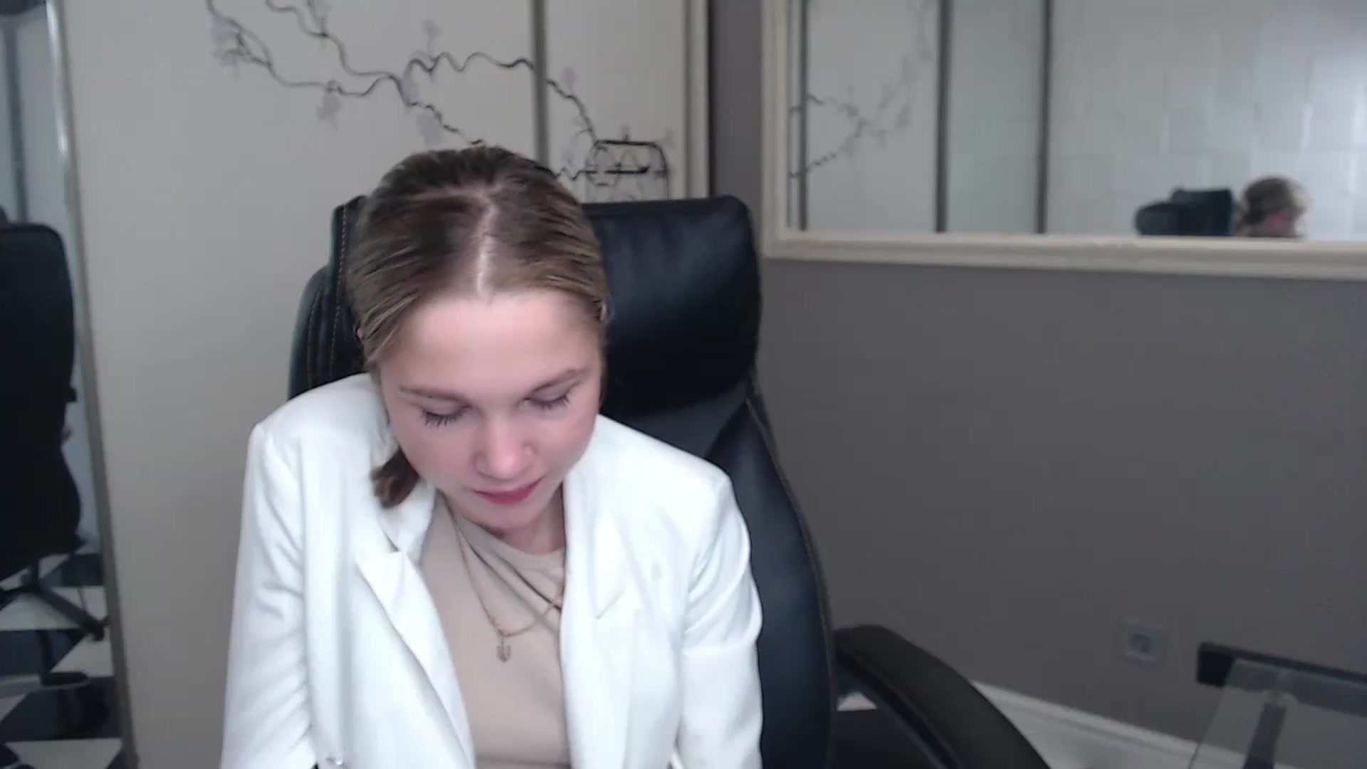 Gallery image thumbnail from Kate_Lewiss's myfreecams stream on, 05/27/2024, 06:22 image 14 of 20