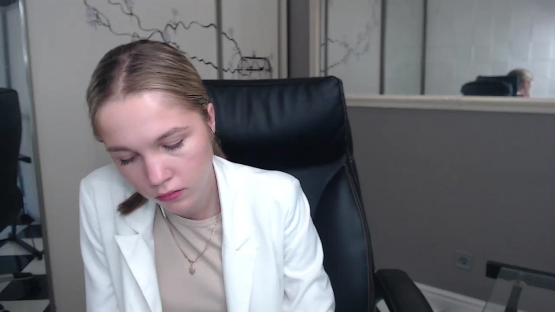Gallery image thumbnail from Kate_Lewiss's myfreecams stream on, 05/27/2024, 06:22 image 2 of 20