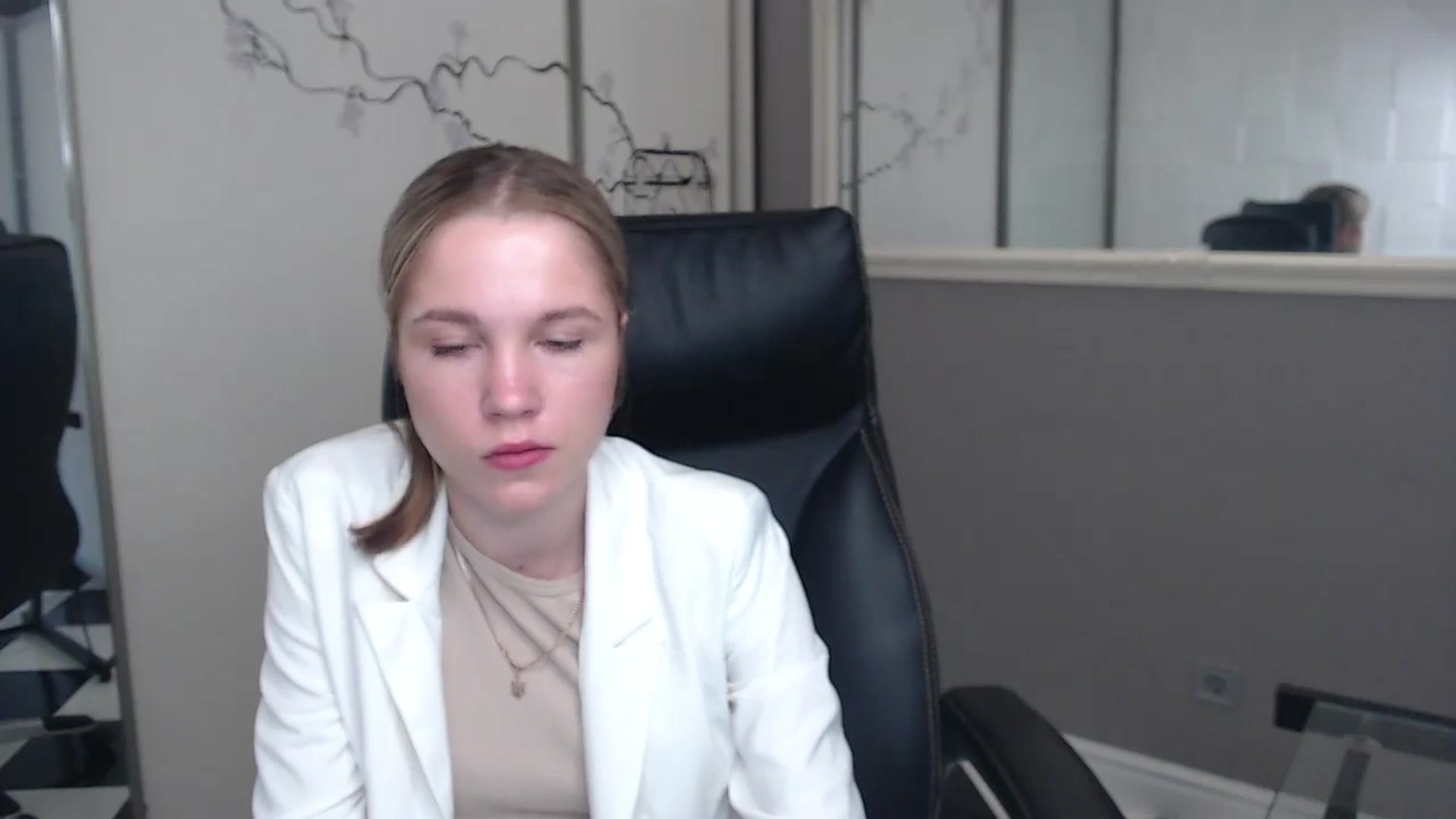 Gallery image thumbnail from Kate_Lewiss's myfreecams stream on, 05/27/2024, 06:22 image 4 of 20