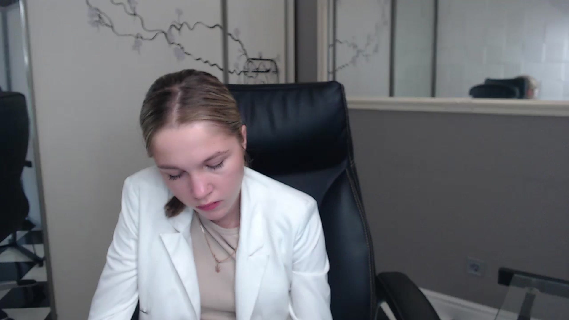 Gallery image thumbnail from Kate_Lewiss's myfreecams stream on, 05/27/2024, 06:22 image 10 of 20