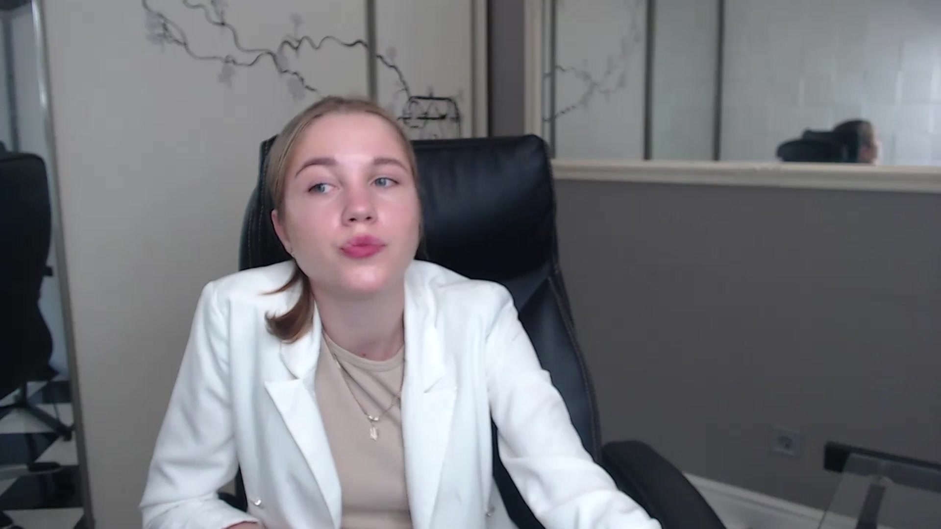Gallery image thumbnail from Kate_Lewiss's myfreecams stream on, 05/27/2024, 06:22 image 9 of 20
