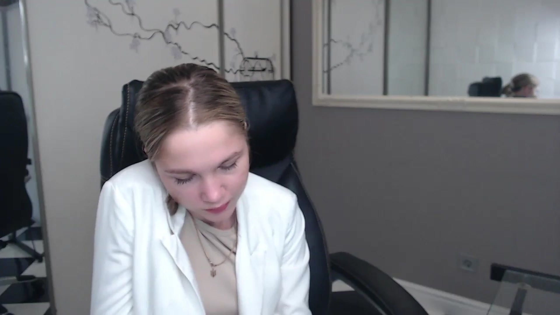 Gallery image thumbnail from Kate_Lewiss's myfreecams stream on, 05/27/2024, 06:22 image 13 of 20