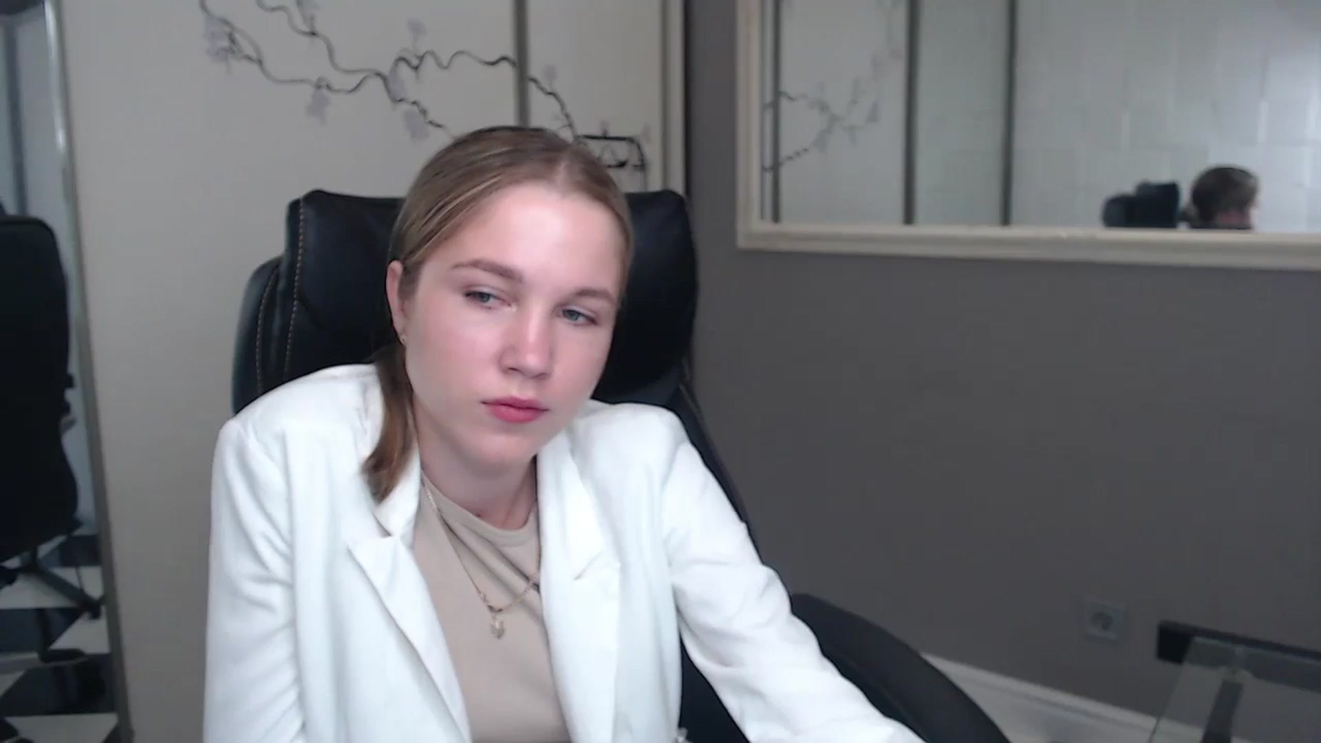 Gallery image thumbnail from Kate_Lewiss's myfreecams stream on, 05/27/2024, 06:22 image 15 of 20