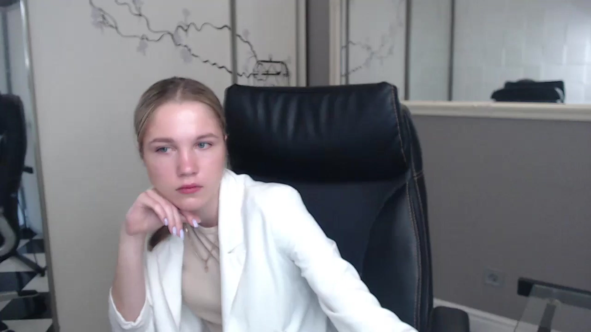 Gallery image thumbnail from Kate_Lewiss's myfreecams stream on, 05/27/2024, 06:22 image 7 of 20