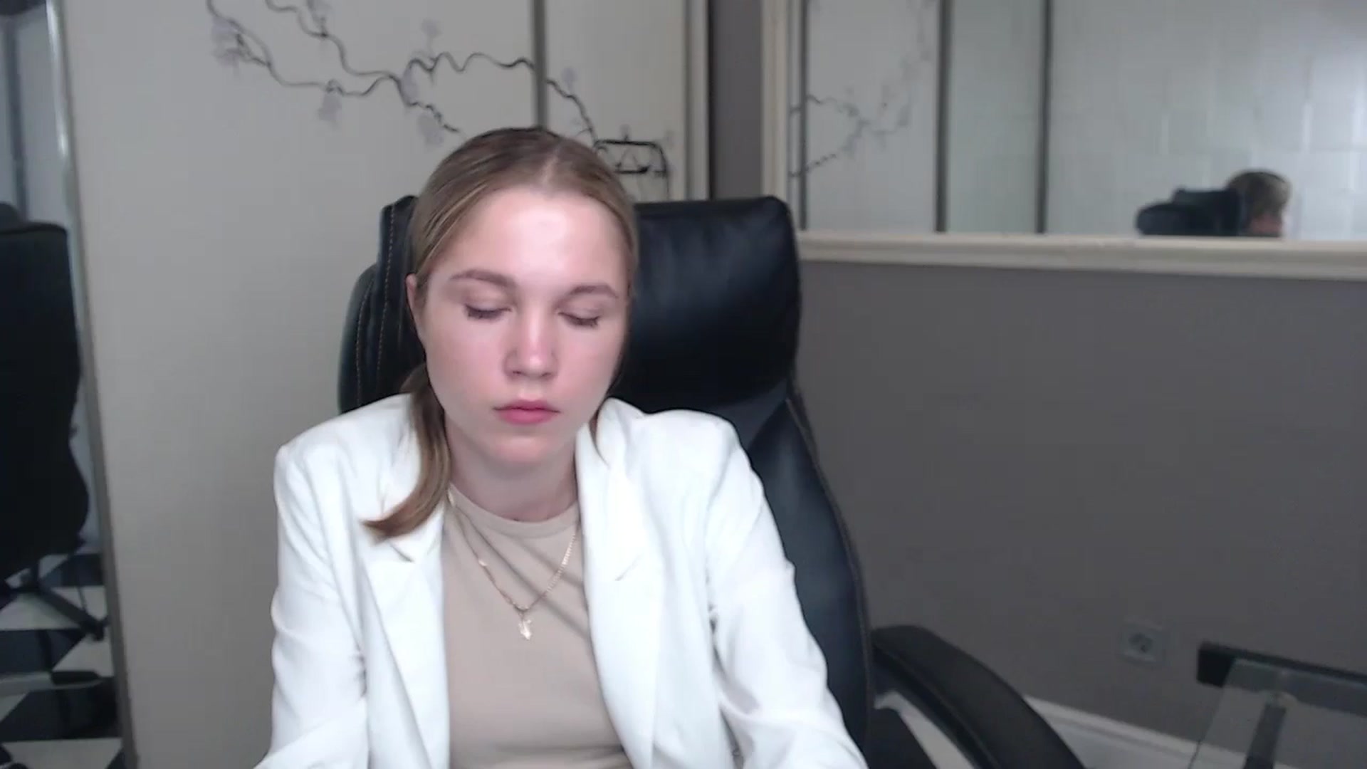 Gallery image thumbnail from Kate_Lewiss's myfreecams stream on, 05/27/2024, 07:00 image 1 of 20