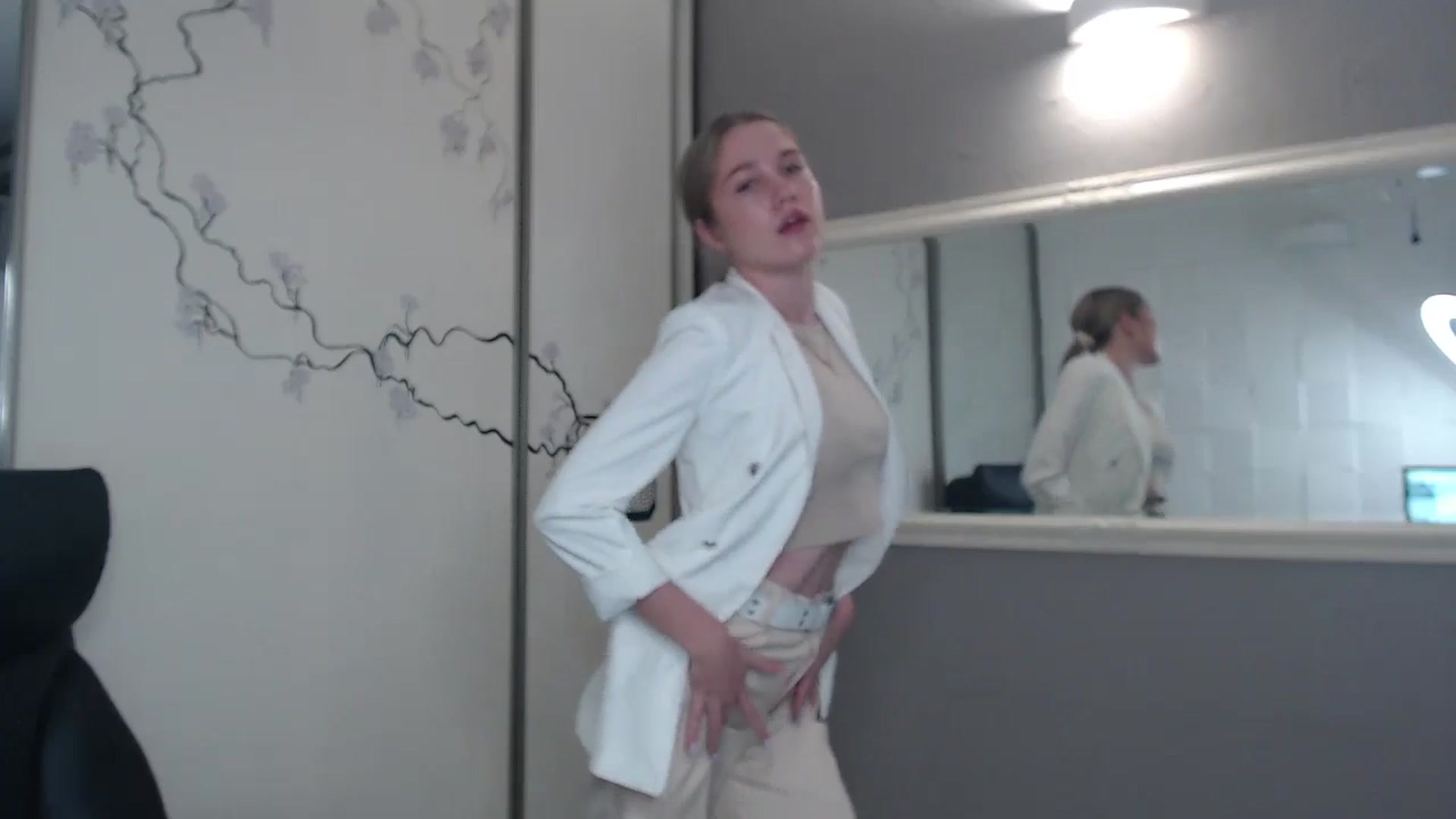 Gallery image thumbnail from Kate_Lewiss's myfreecams stream on, 05/27/2024, 07:00 image 9 of 20