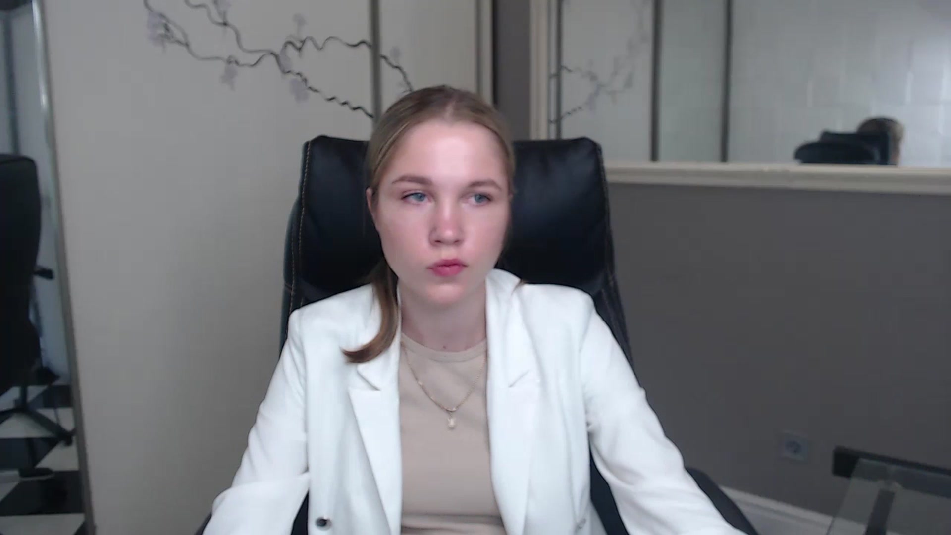 Gallery image thumbnail from Kate_Lewiss's myfreecams stream on, 05/27/2024, 07:00 image 2 of 20