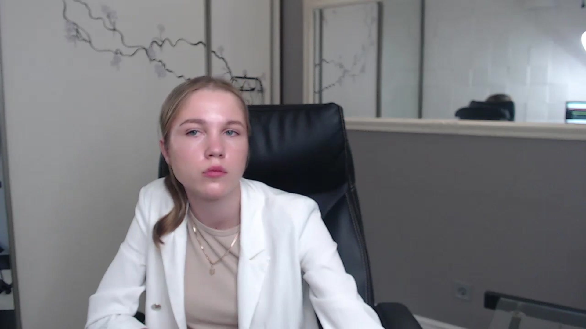 Gallery image thumbnail from Kate_Lewiss's myfreecams stream on, 05/27/2024, 07:00 image 19 of 20