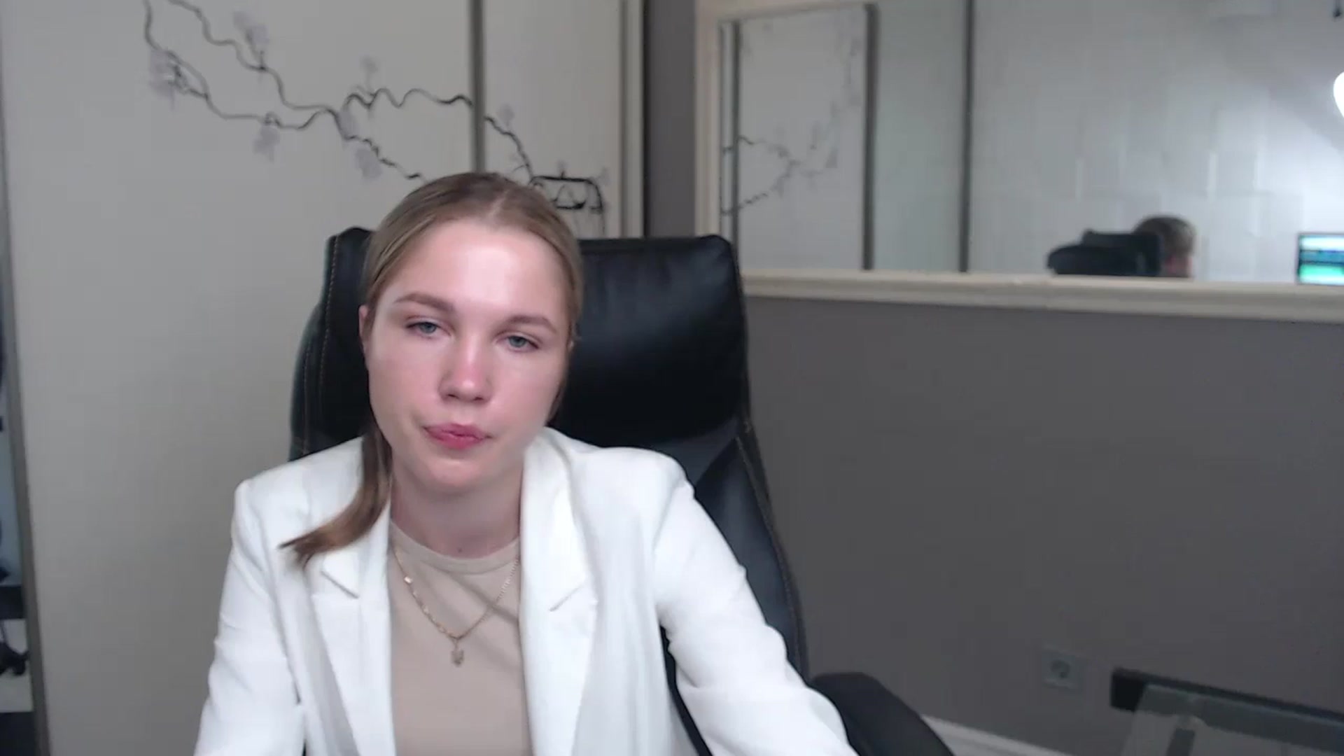 Gallery image thumbnail from Kate_Lewiss's myfreecams stream on, 05/27/2024, 07:00 image 15 of 20