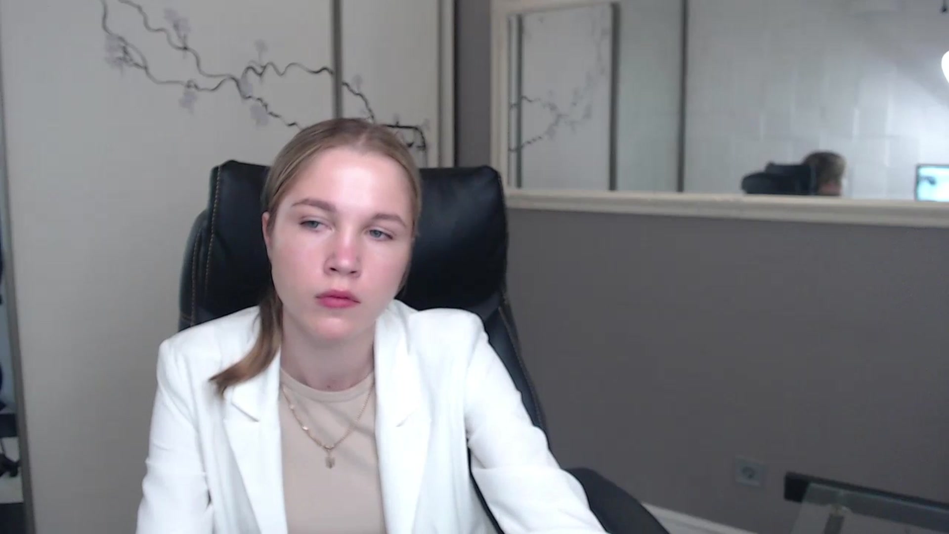 Gallery image thumbnail from Kate_Lewiss's myfreecams stream on, 05/27/2024, 07:00 image 14 of 20