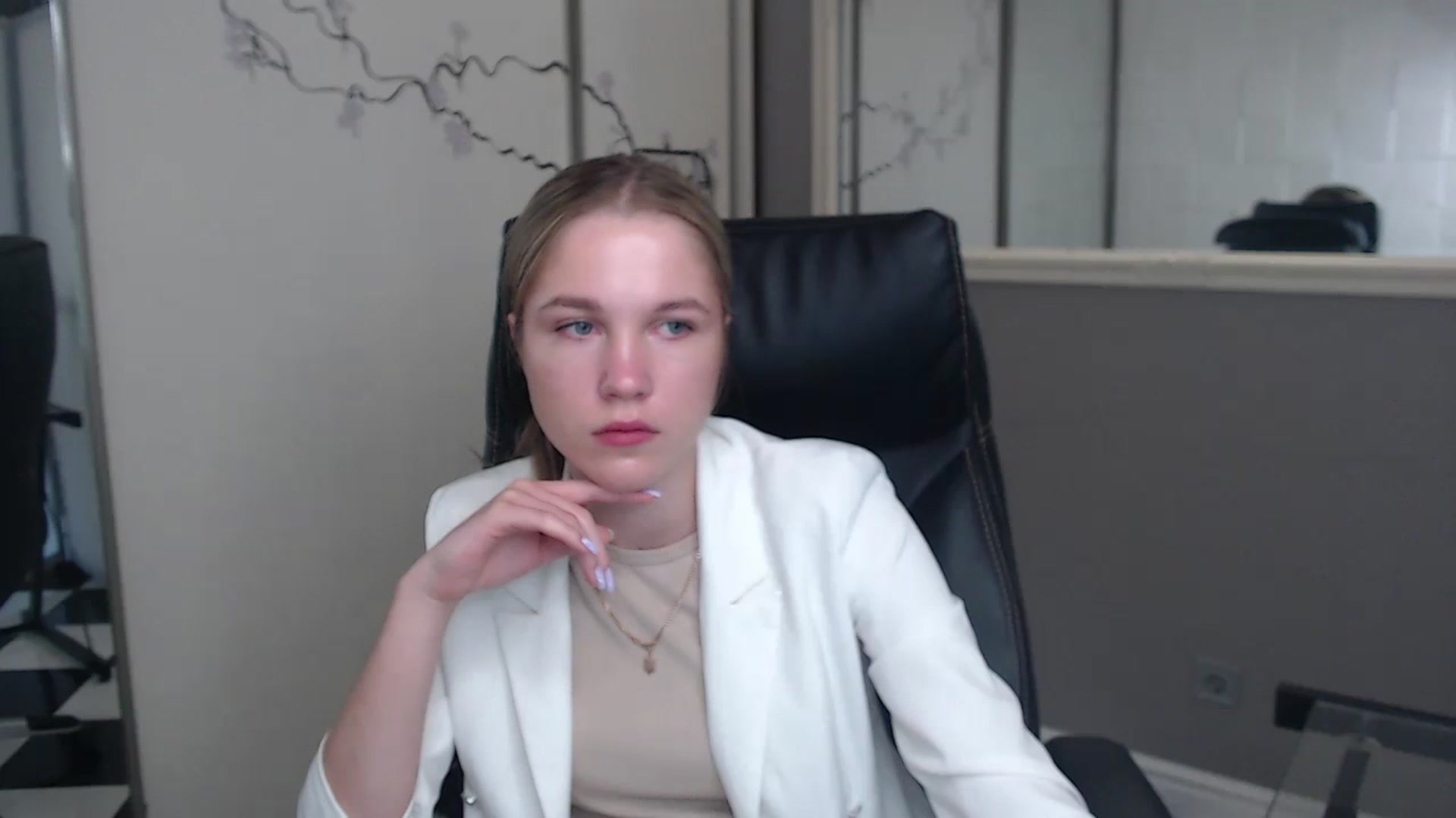 Gallery image thumbnail from Kate_Lewiss's myfreecams stream on, 05/27/2024, 07:00 image 6 of 20