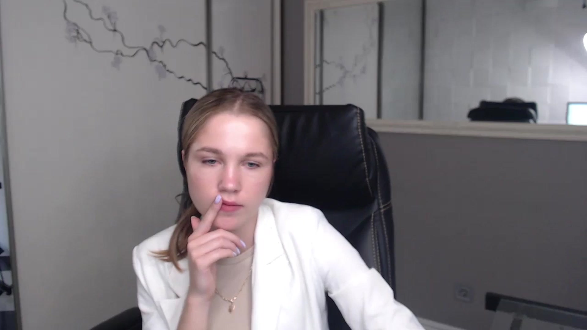 Gallery image thumbnail from Kate_Lewiss's myfreecams stream on, 05/27/2024, 10:05 image 3 of 20