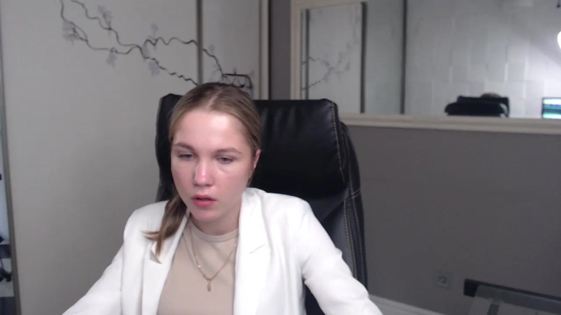 Gallery image thumbnail from Kate_Lewiss's myfreecams stream on, 05/27/2024, 10:05 image 5 of 20