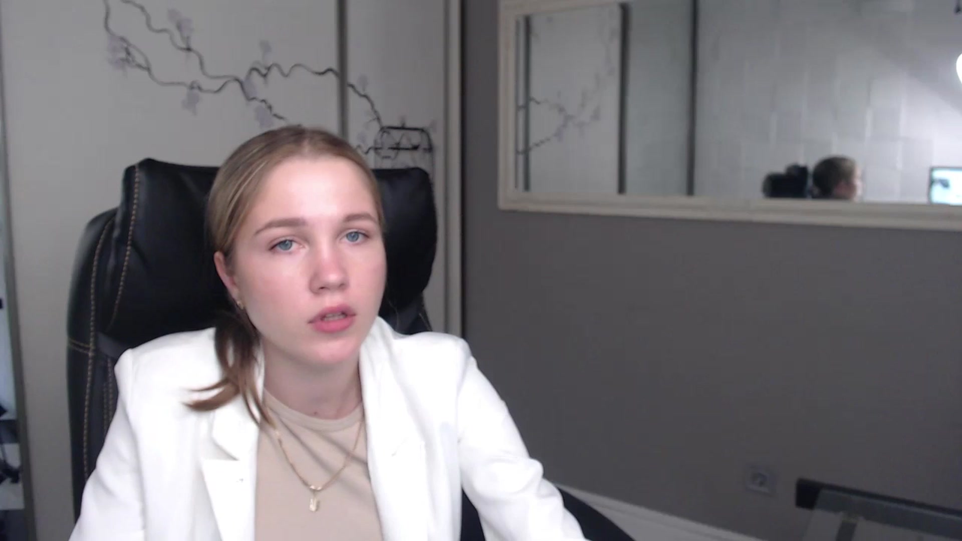 Gallery image thumbnail from Kate_Lewiss's myfreecams stream on, 05/27/2024, 10:05 image 8 of 20