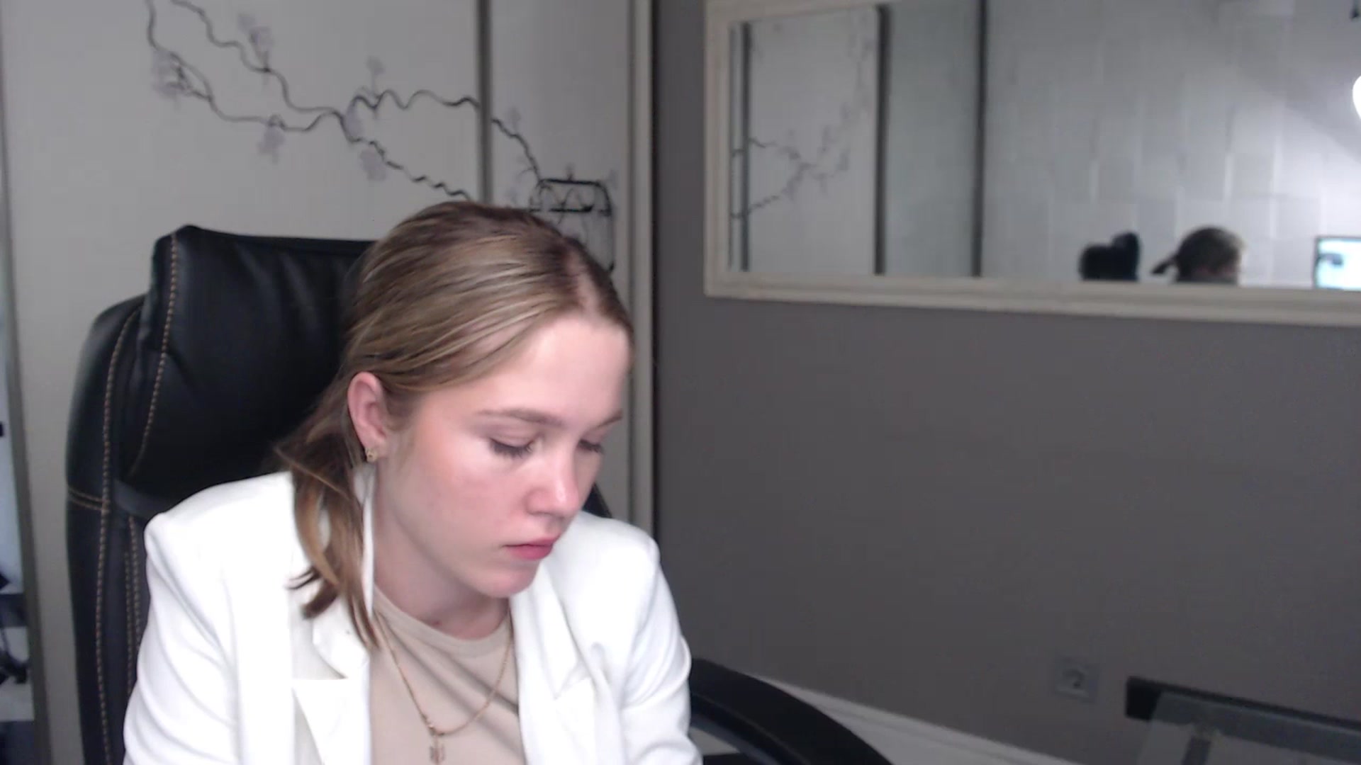 Gallery image thumbnail from Kate_Lewiss's myfreecams stream on, 05/27/2024, 10:05 image 7 of 20